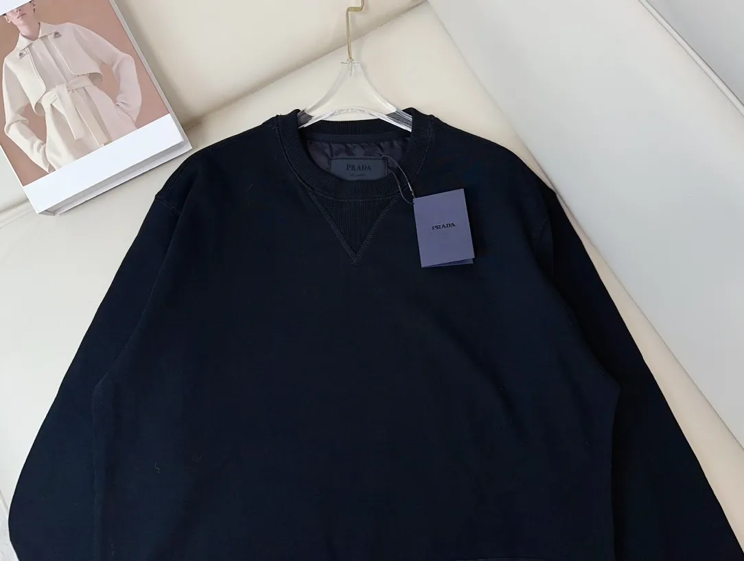 PRADA黒色ロゴラウンドネックスウェット - 画像 (4)