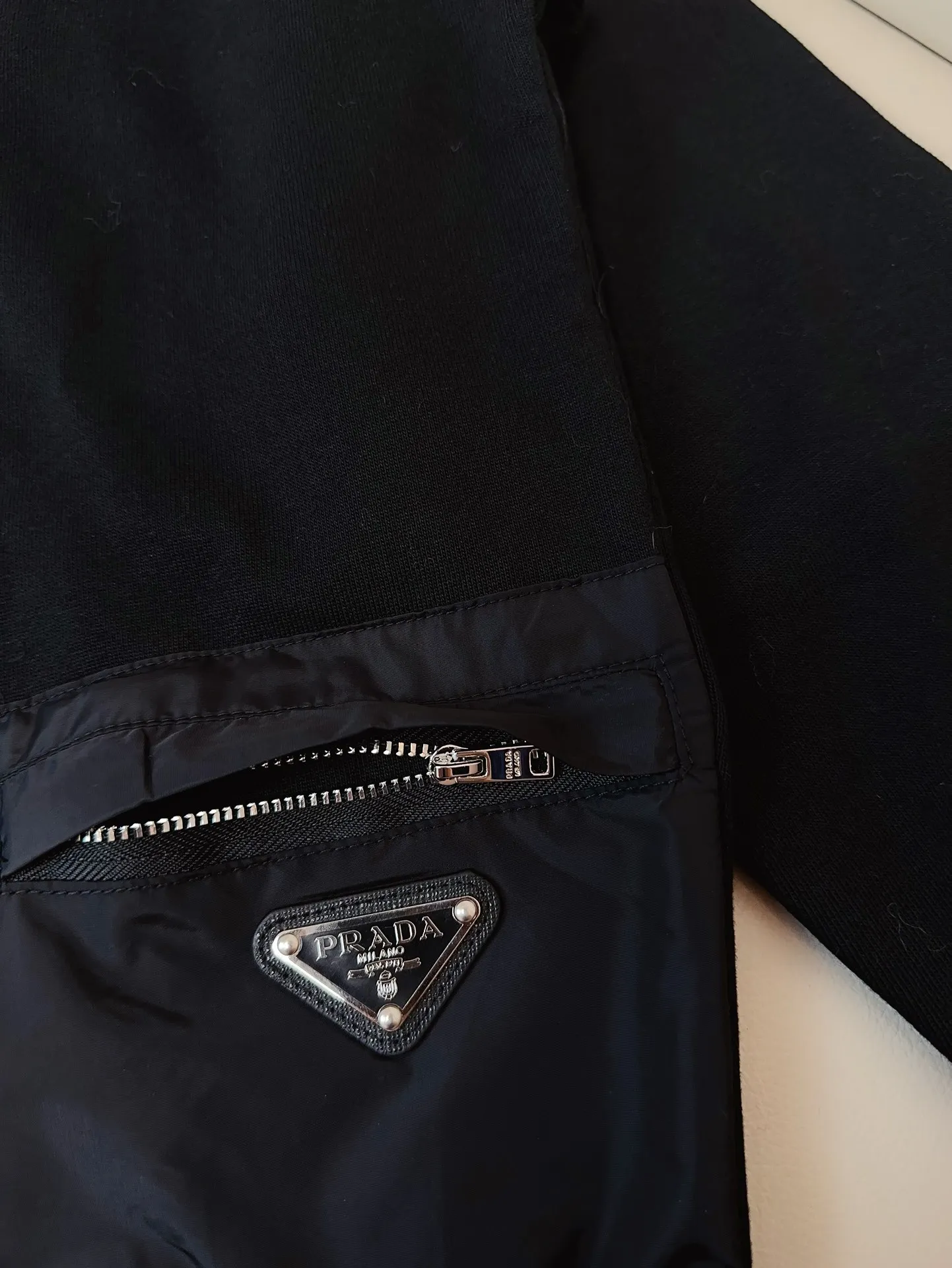 PRADA黒色ロゴラウンドネックスウェット - 画像 (9)