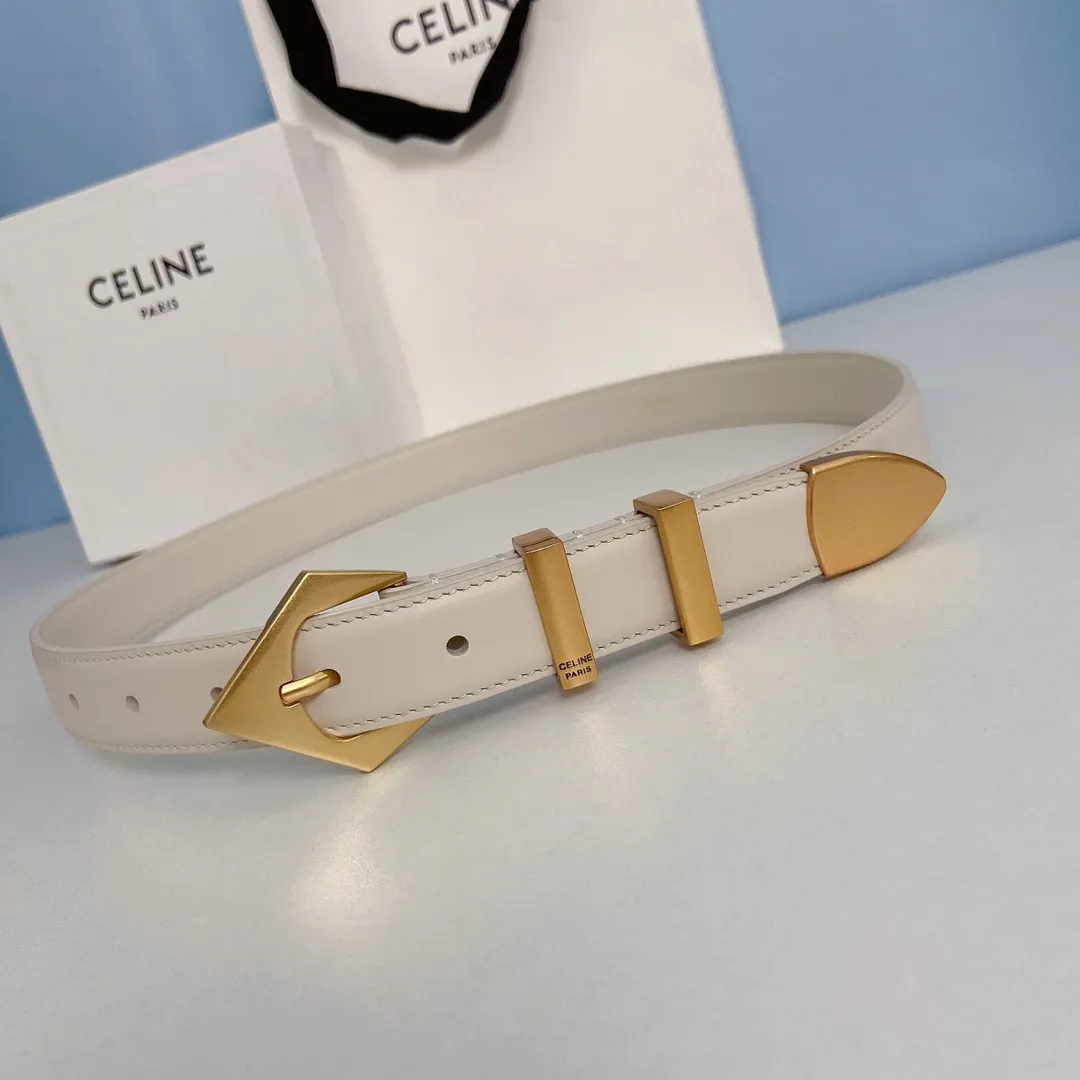 CELINE 白レザーベルト ゴールド金具