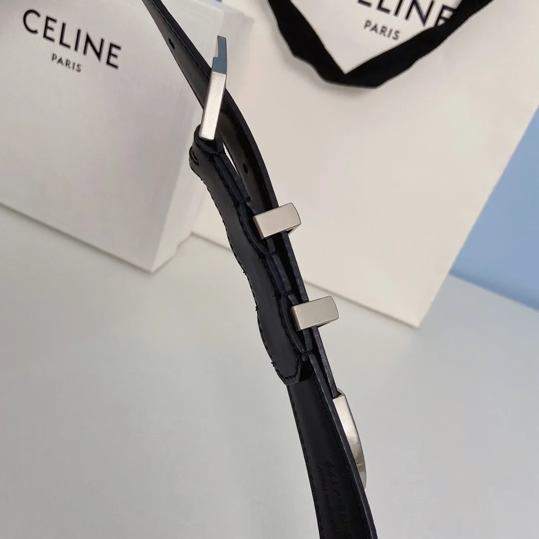 CELINE ブラックレザーベルト シルバー金具 - 画像 (3)