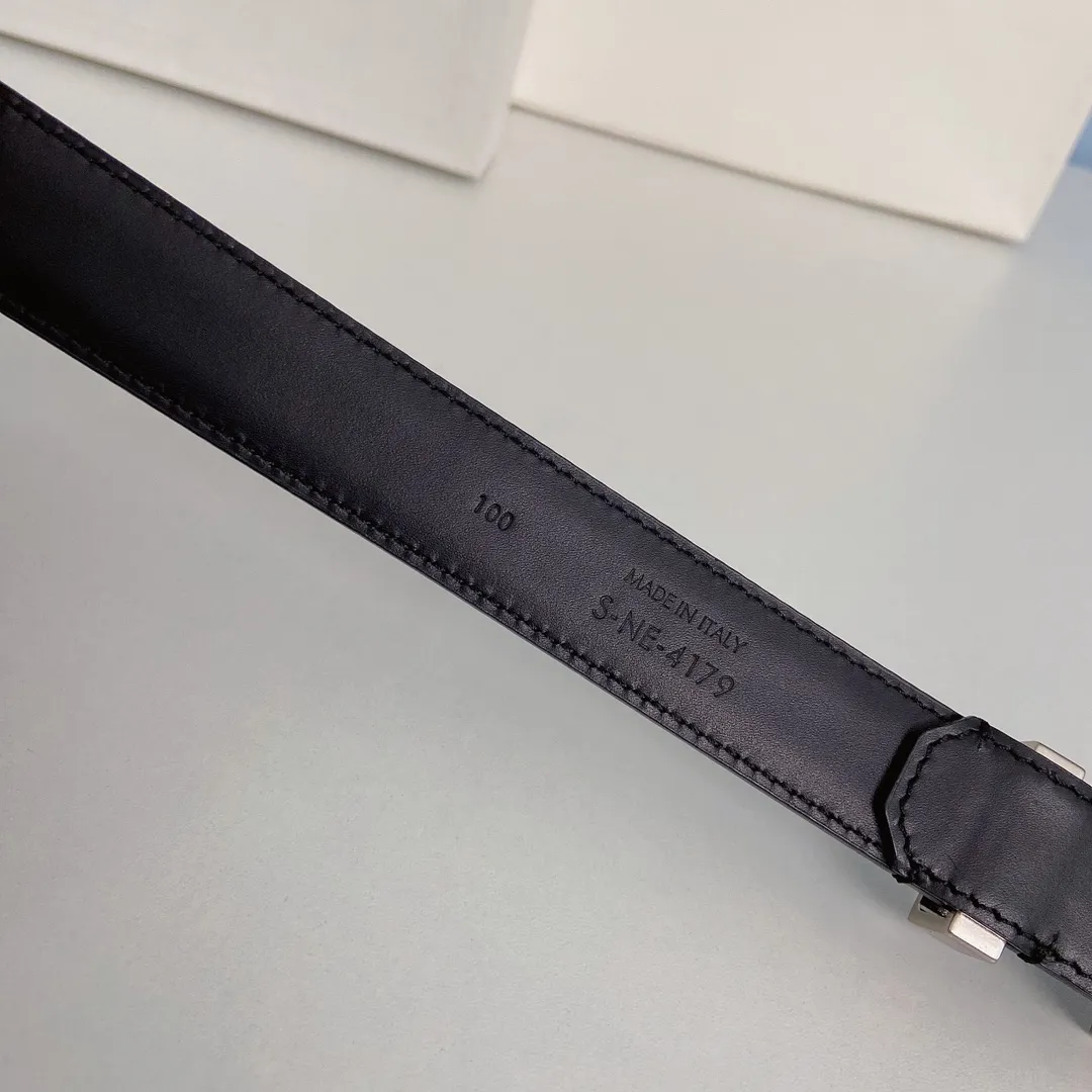 CELINE ブラックレザーベルト シルバー金具 - 画像 (5)