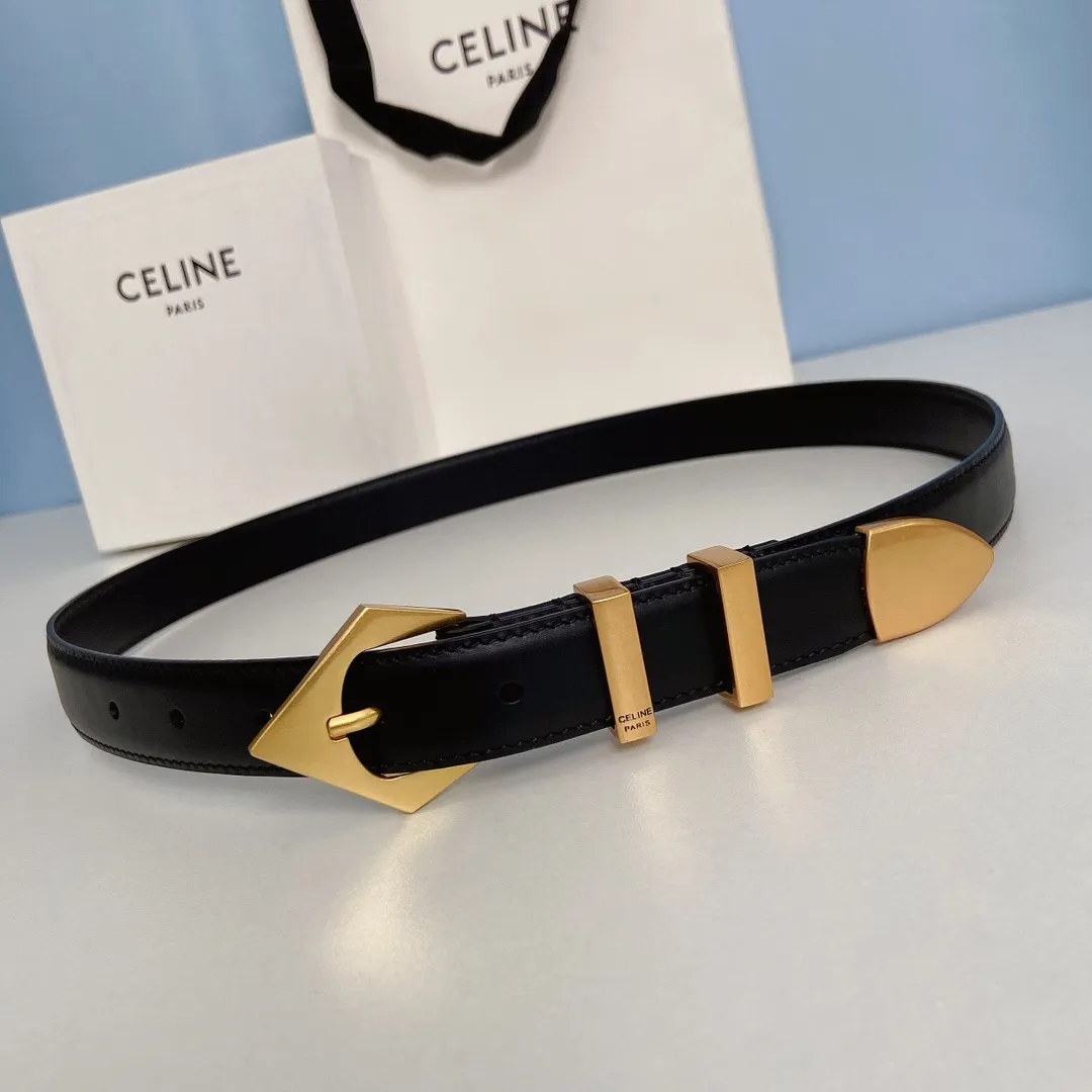 CELINE ブラックレザーベルト ゴールド金具
