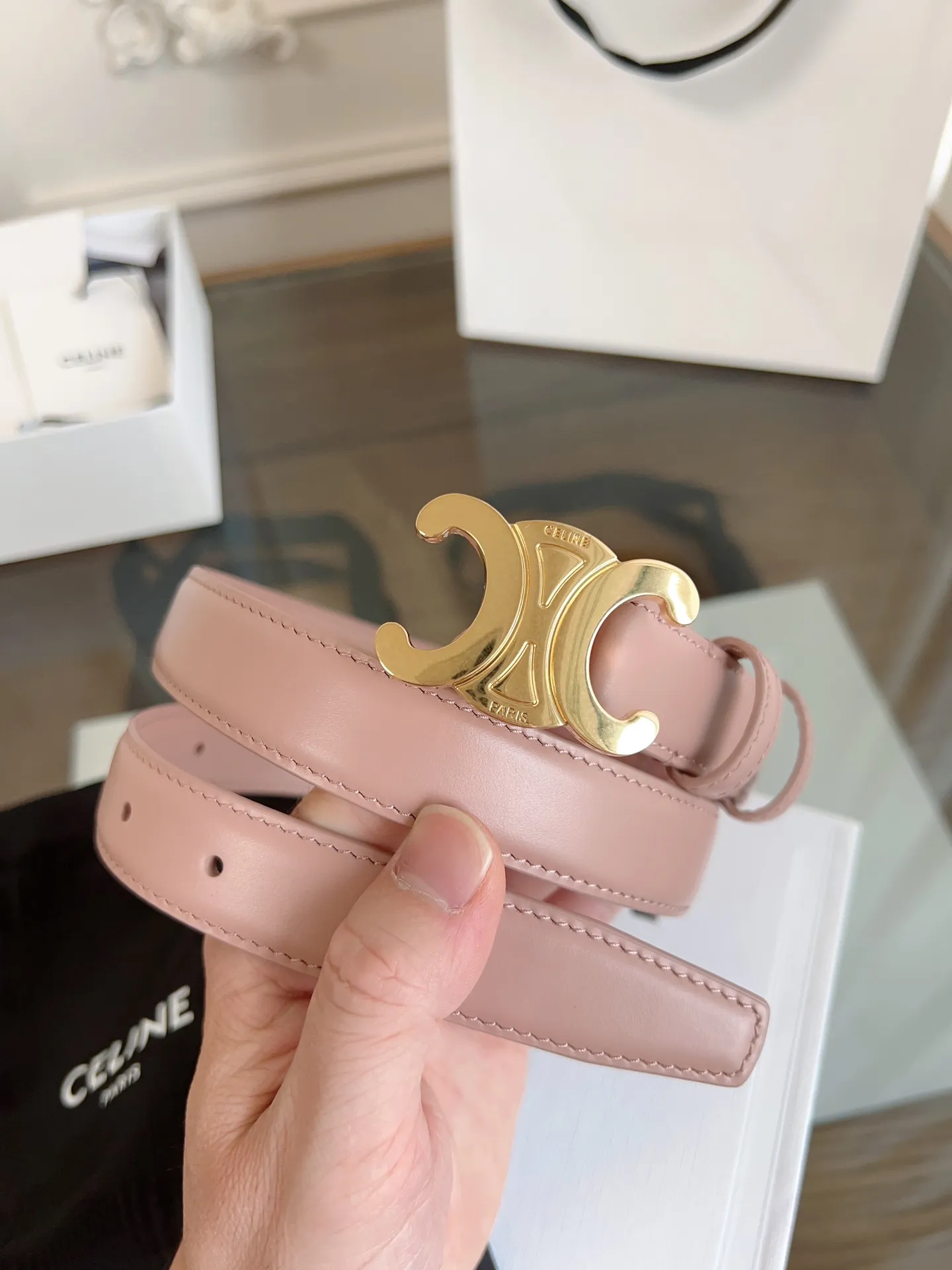 CELINE パウダーピンクレザーベルト 凱旋門デザイン - 画像 (3)