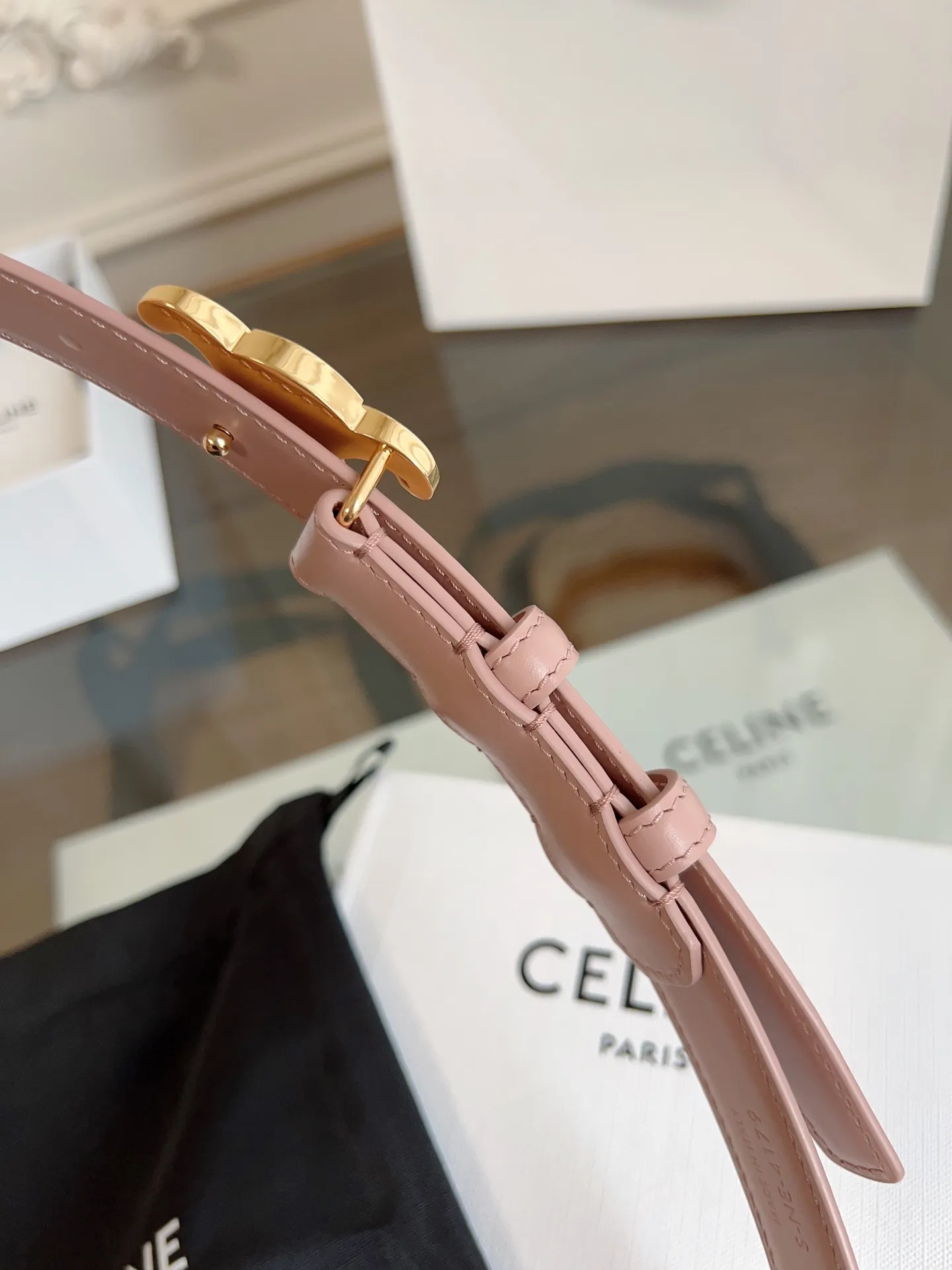 CELINE パウダーピンクレザーベルト 凱旋門デザイン - 画像 (5)