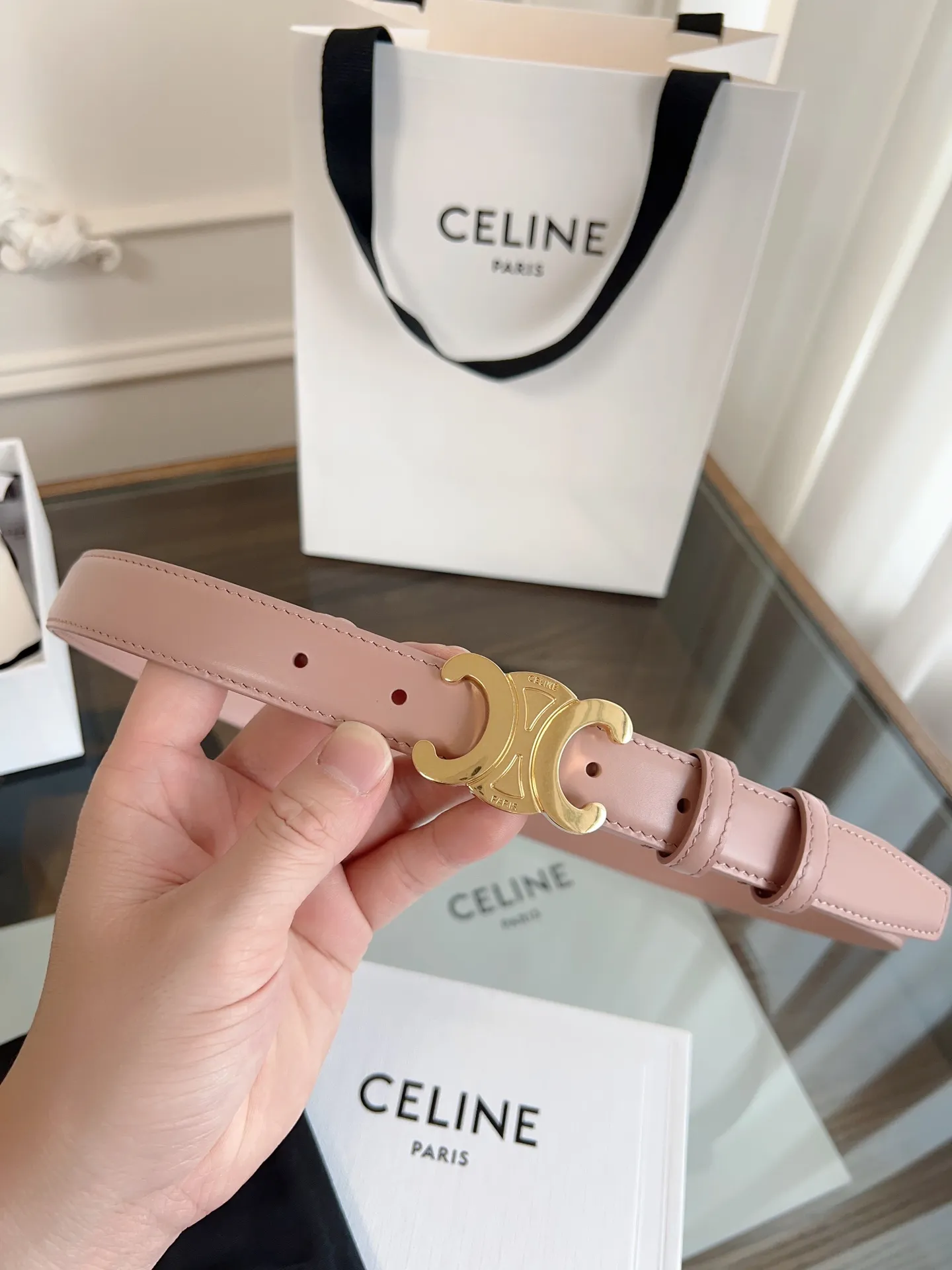 CELINE パウダーピンクレザーベルト 凱旋門デザイン - 画像 (6)