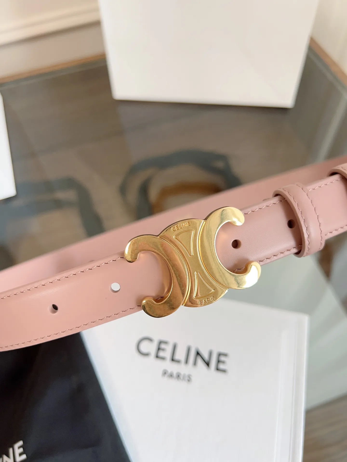 CELINE パウダーピンクレザーベルト 凱旋門デザイン - 画像 (7)