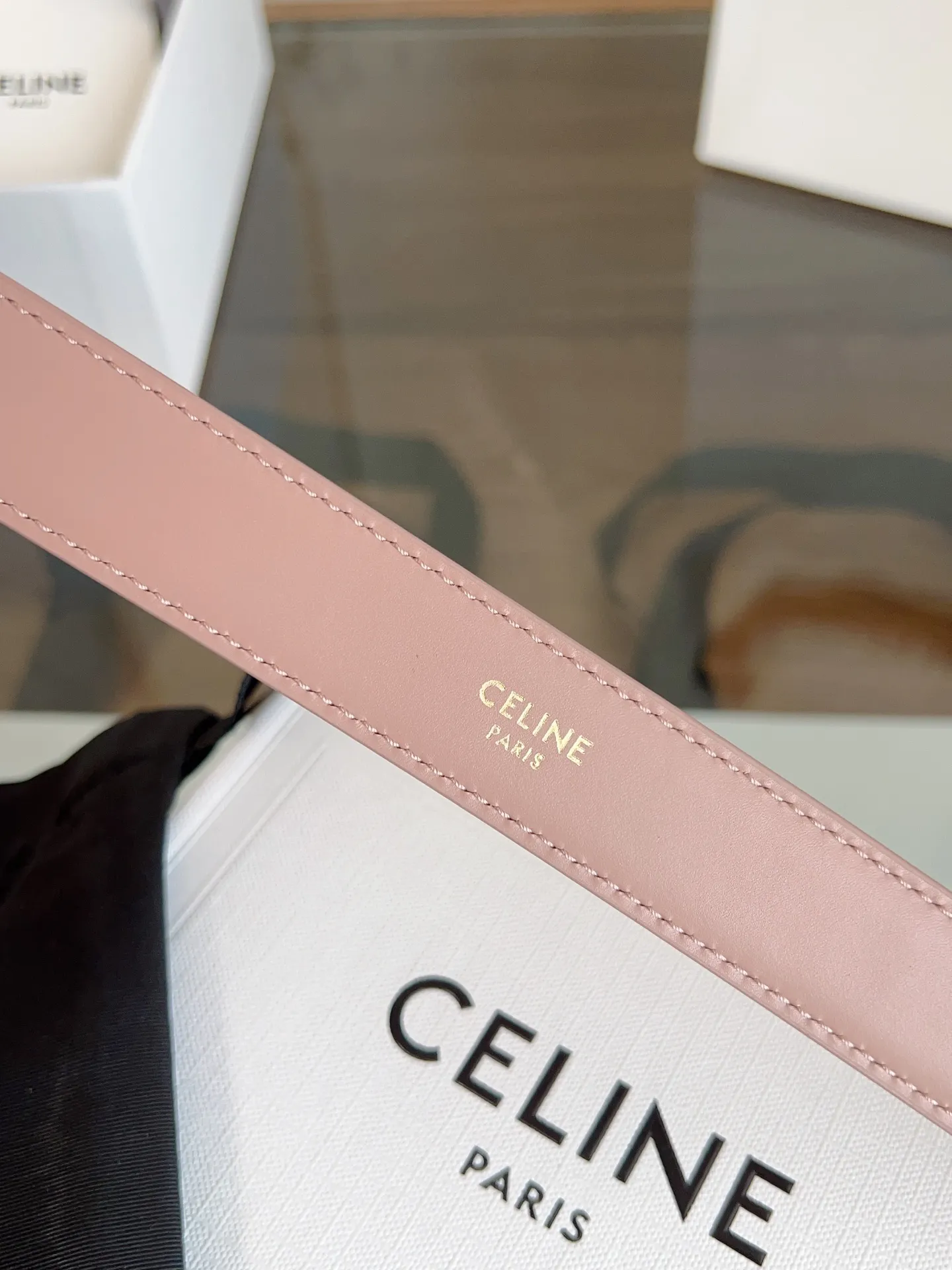 CELINE パウダーピンクレザーベルト 凱旋門デザイン - 画像 (8)