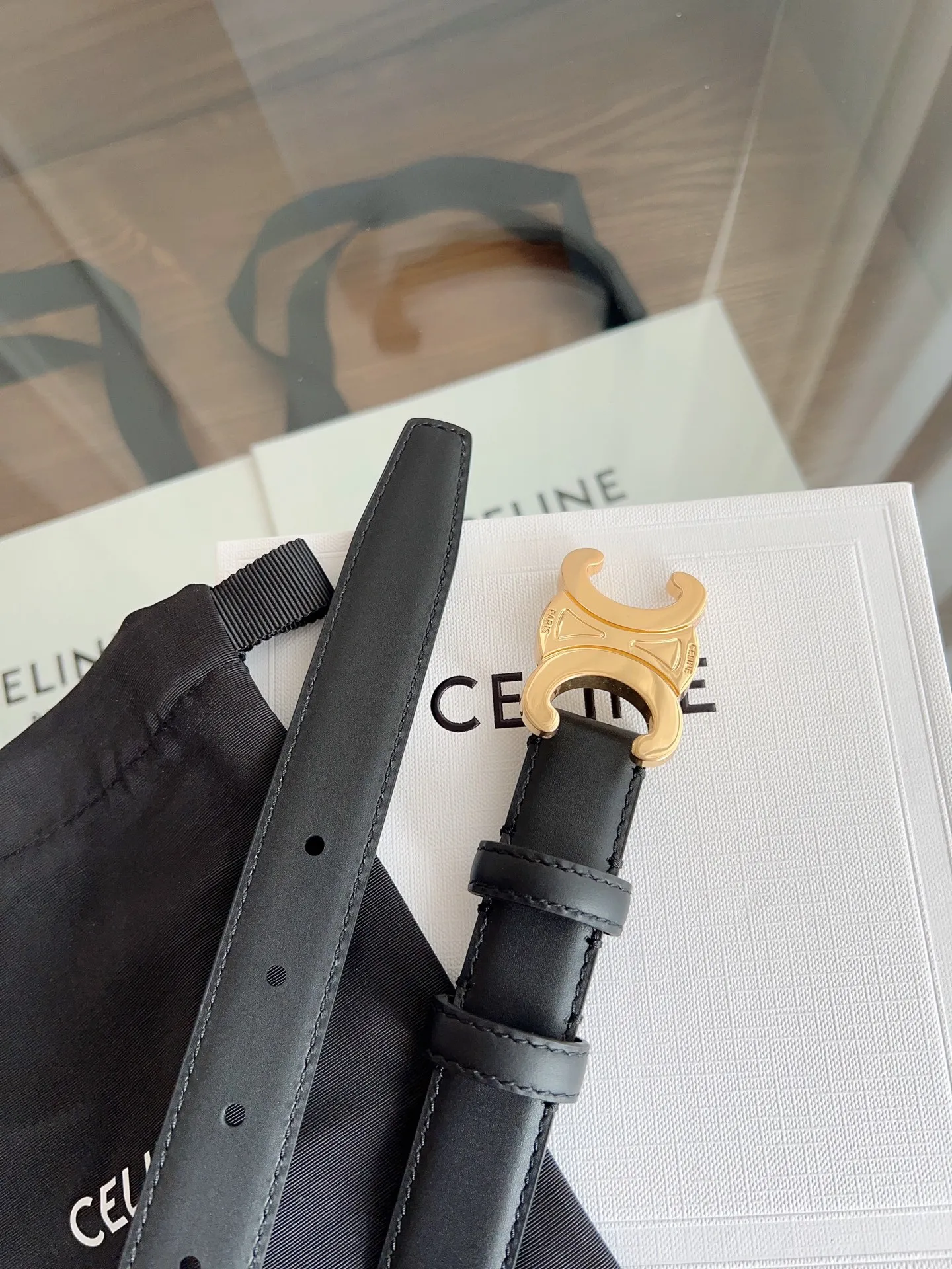 CELINE 黒色レザーベルト 凯旋门バックル - 画像 (4)