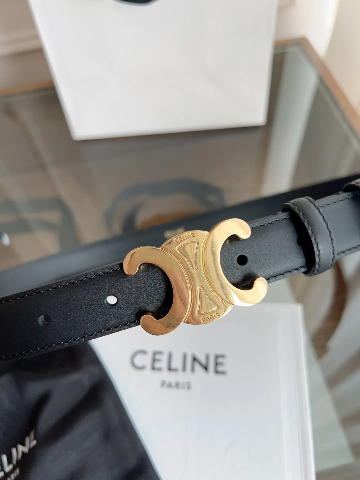 CELINE 黒色レザーベルト 凯旋门バックル - 画像 (7)