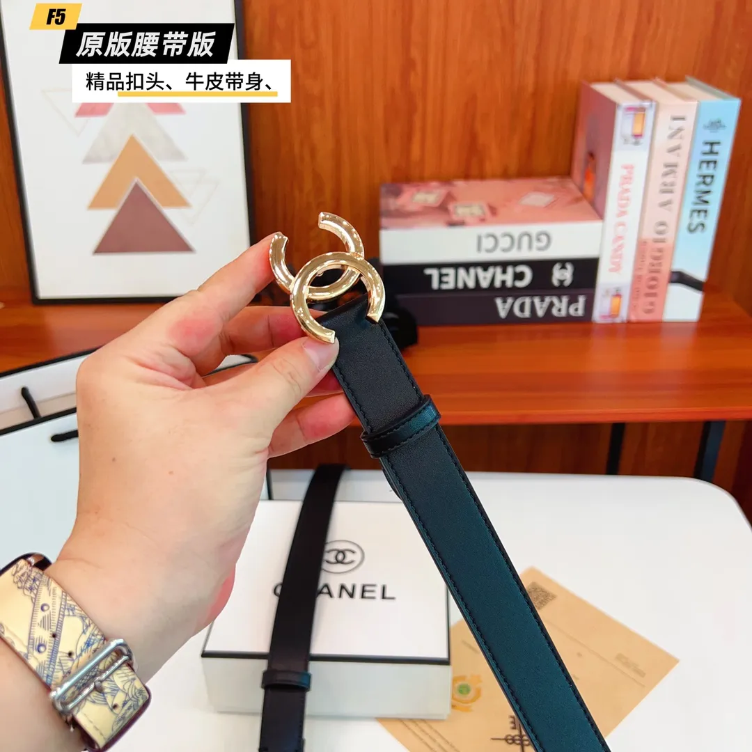 シャネル 黒 レザーベルト 金銀バックル - 画像 (4)