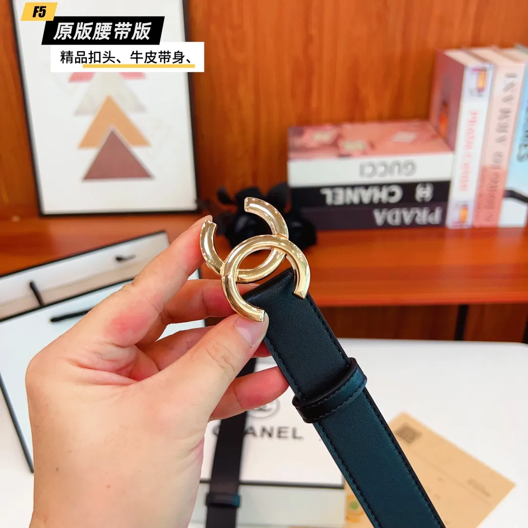 シャネル 黒 レザーベルト 金銀バックル - 画像 (5)