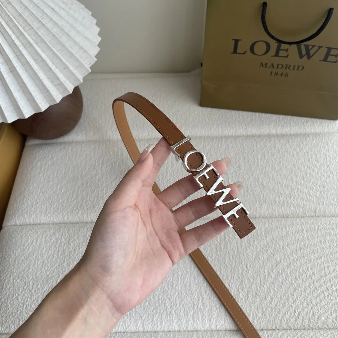LOEWEベルト黄色金属ロゴ付き