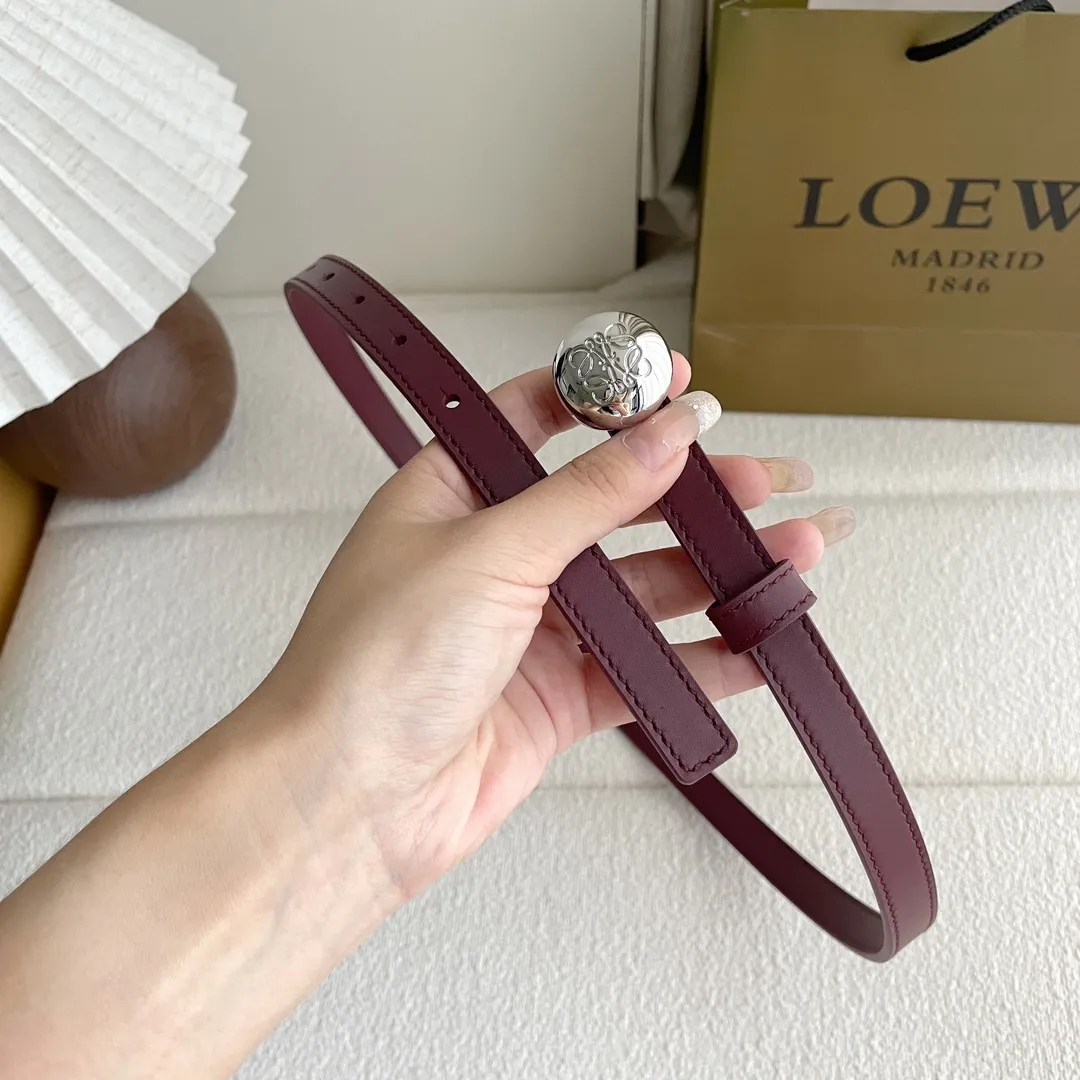 ロエウェ 滑らか牛革ベルト 酒赤色 1.5cm幅 - 画像 (3)