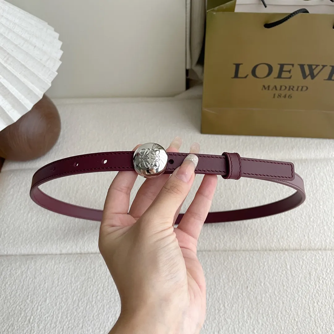 ロエウェ 滑らか牛革ベルト 酒赤色 1.5cm幅 - 画像 (5)