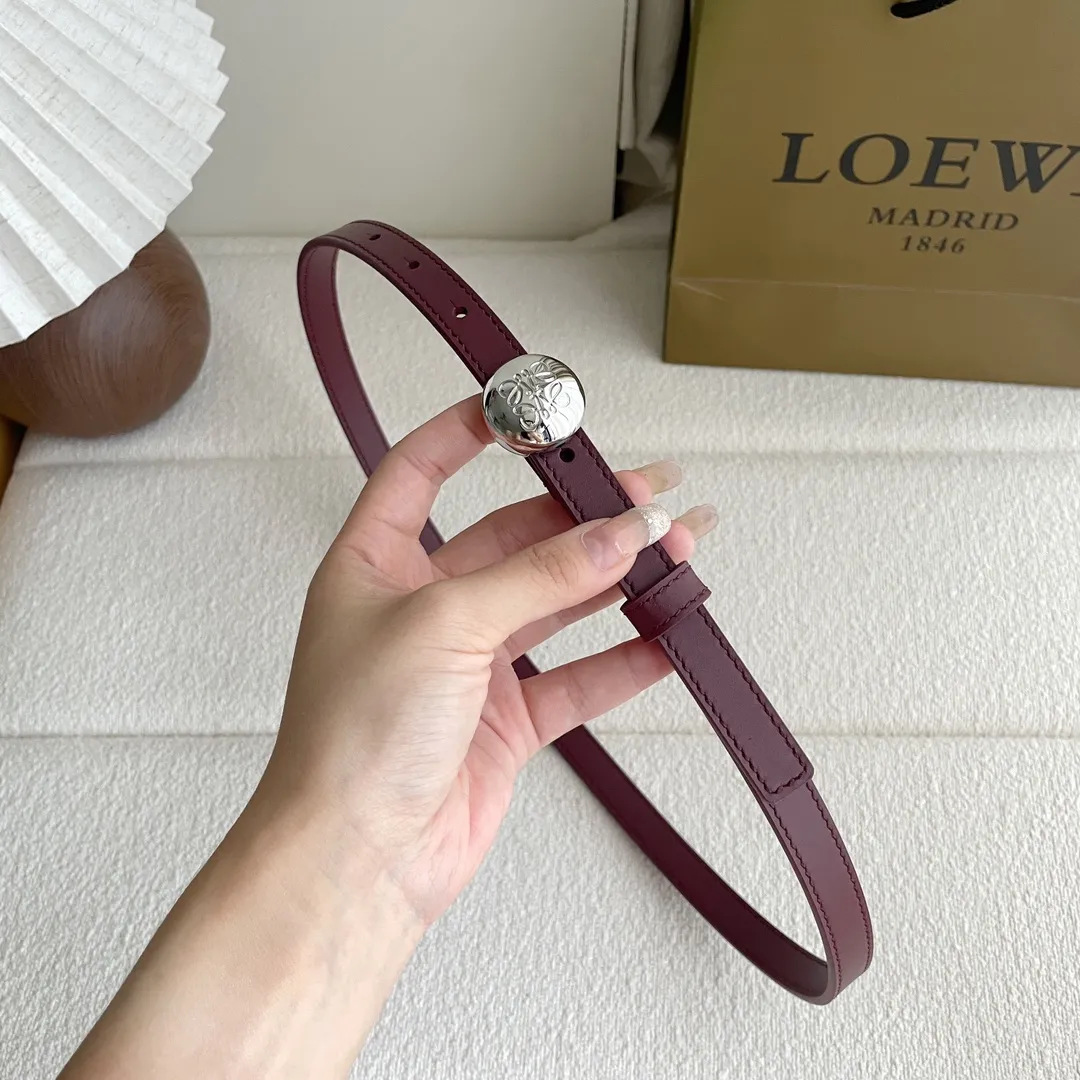 ロエウェ 滑らか牛革ベルト 酒赤色 1.5cm幅 - 画像 (6)