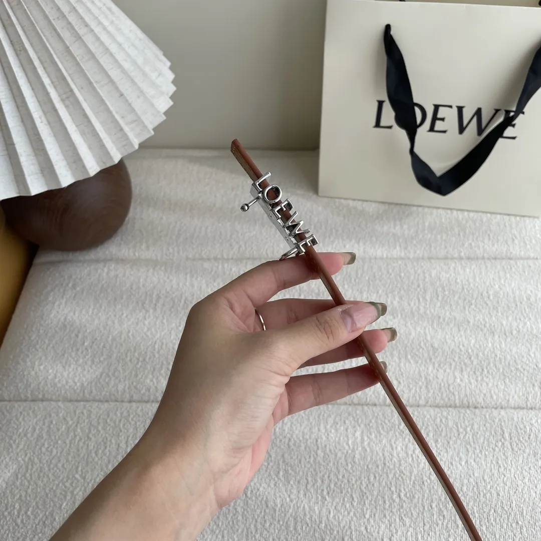 Loeweクラシックレザーベルト茶色幾何学バックル - 画像 (4)