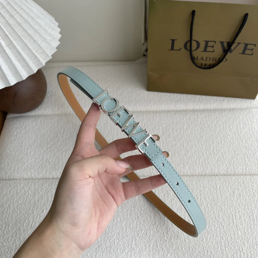 LOEWE 光滑牛革ベルト 氷河ブルー 1.5cm幅 - 画像 (3)