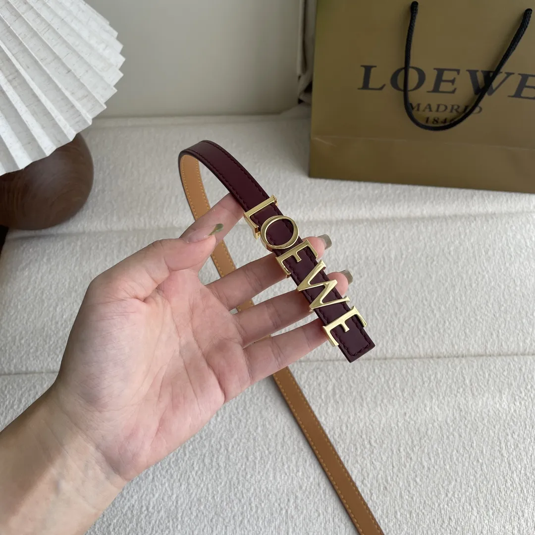 LOEWE新作光滑牛革ベルトワインレッド5孔調節