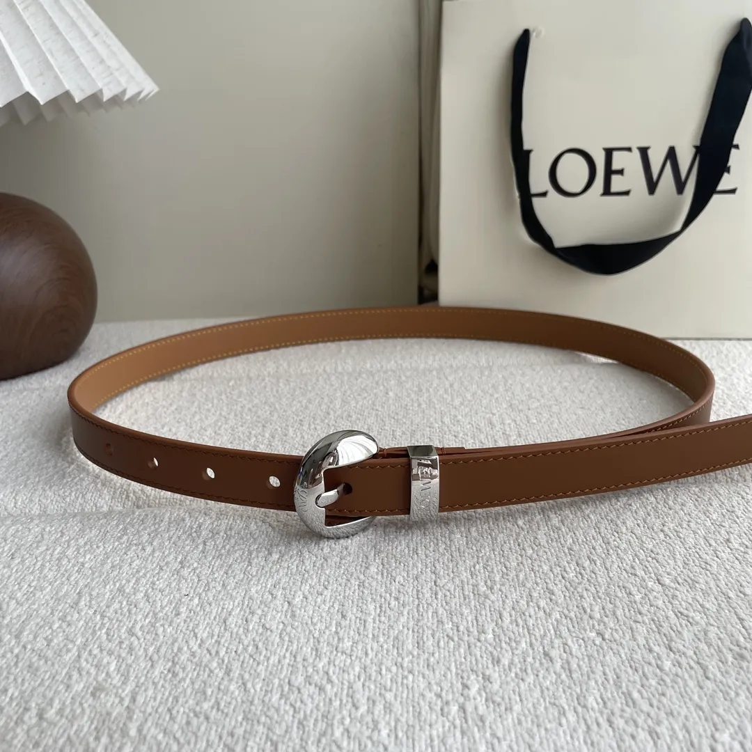LOEWE 光滑牛皮革Pebbleベルト 土黄色 2cm幅 - 画像 (4)