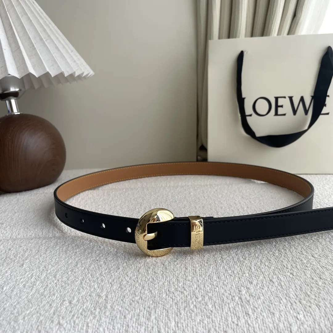 LOEWE黒色ベルト 2cm 幅 - 画像 (4)