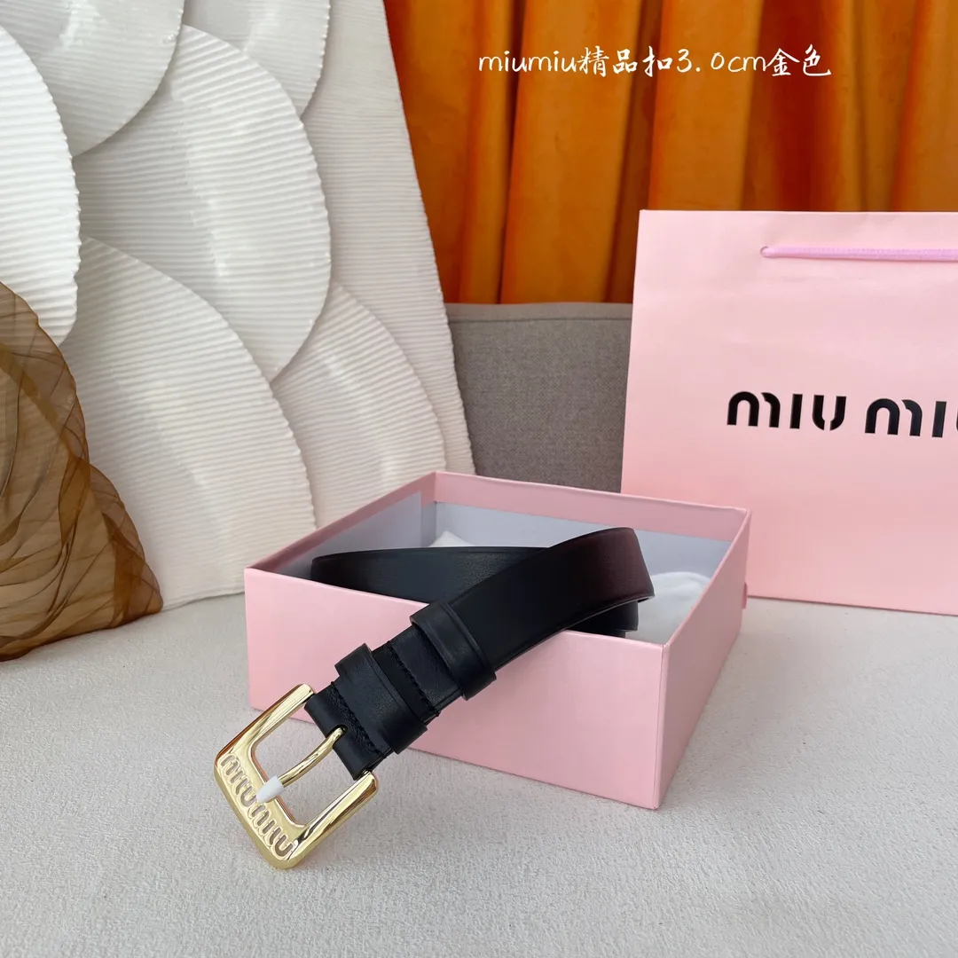 Miu Miu ブラックレザーベルト ゴールドバックル
