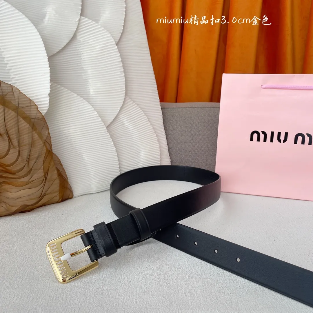 Miu Miu ブラックレザーベルト ゴールドバックル - 画像 (4)