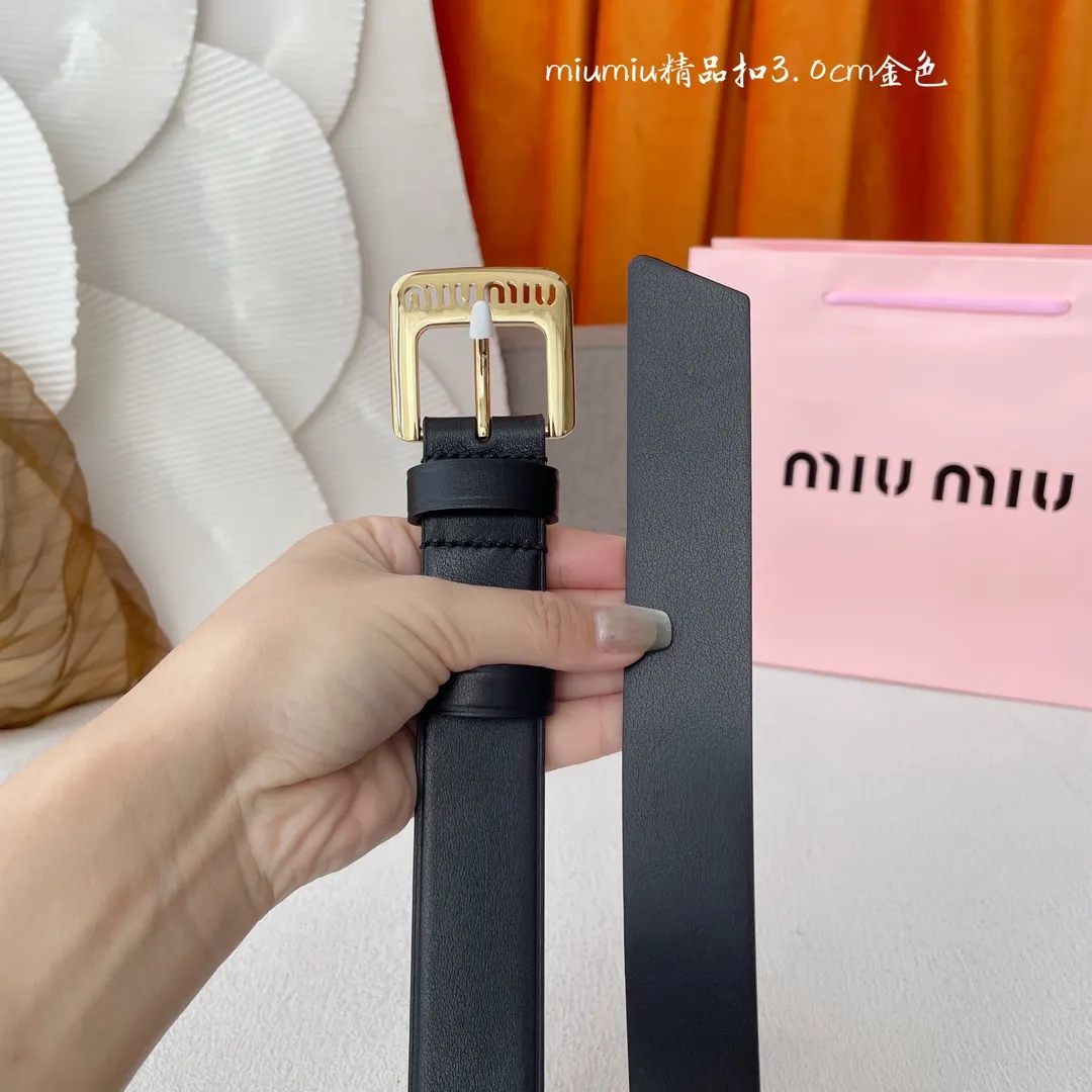 Miu Miu ブラックレザーベルト ゴールドバックル - 画像 (5)