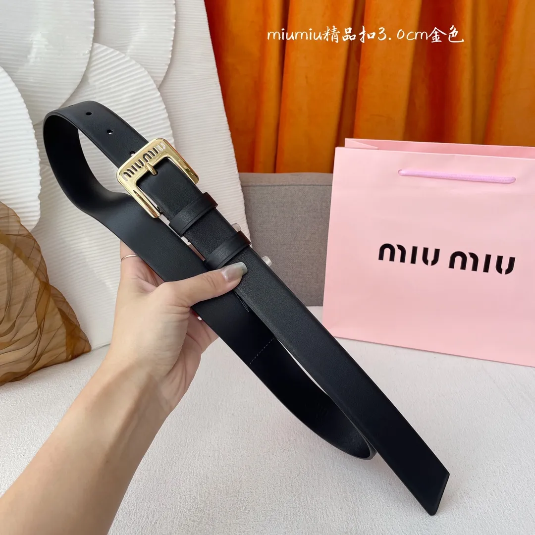 Miu Miu ブラックレザーベルト ゴールドバックル - 画像 (7)