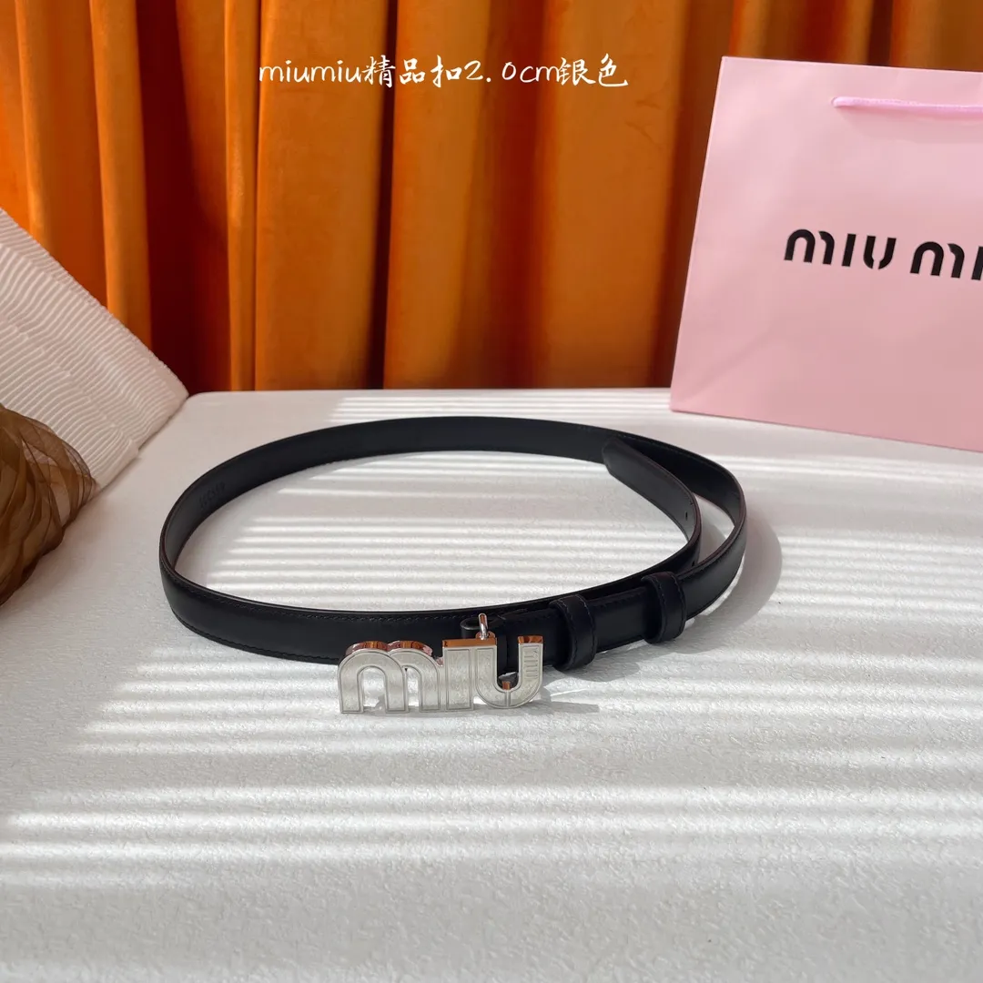 Miu Miu ブラックレザーベルト シルバーバックル - 画像 (3)
