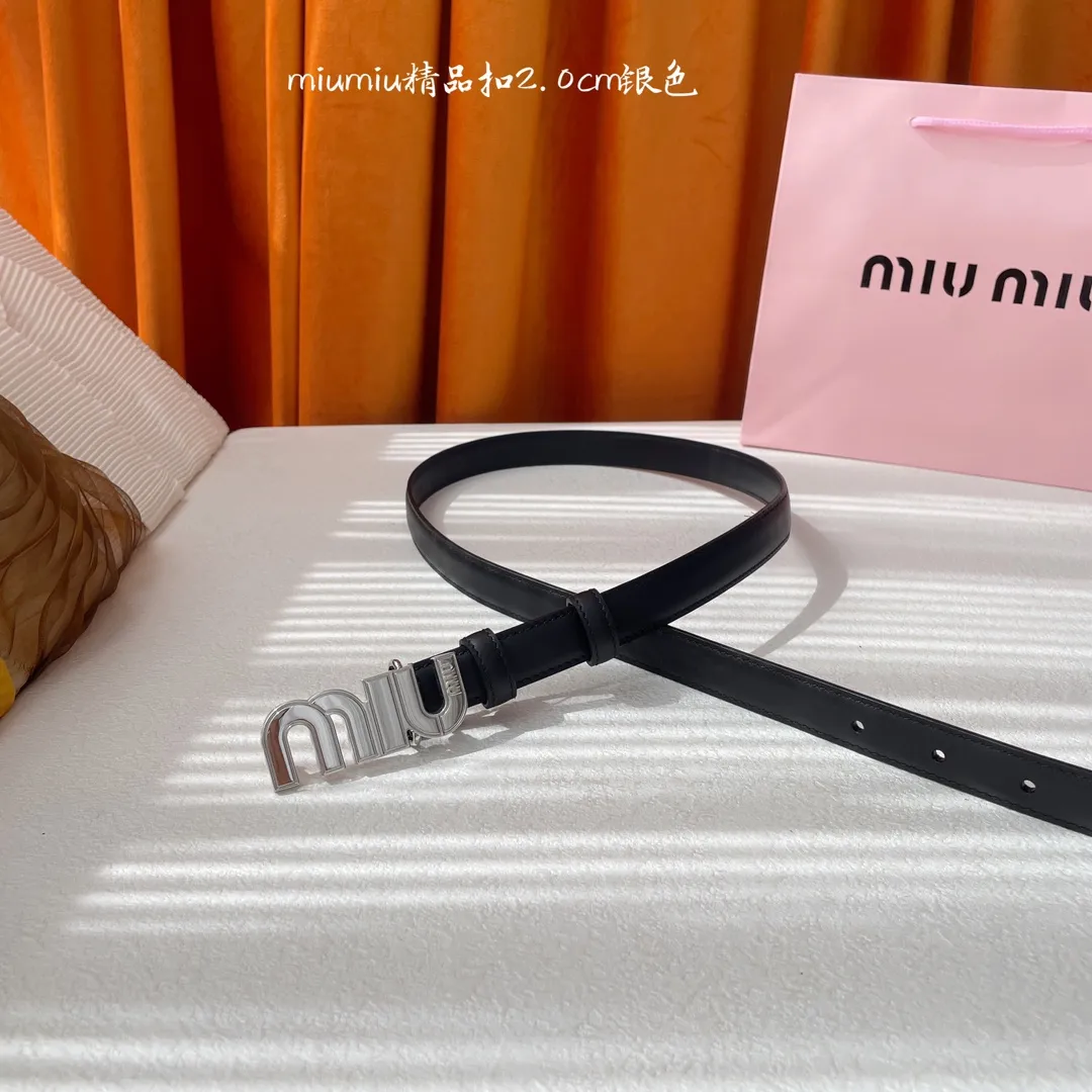 Miu Miu ブラックレザーベルト シルバーバックル - 画像 (4)