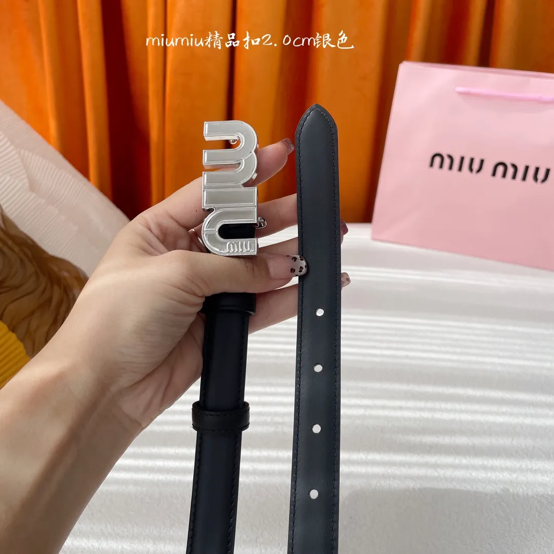 Miu Miu ブラックレザーベルト シルバーバックル - 画像 (5)