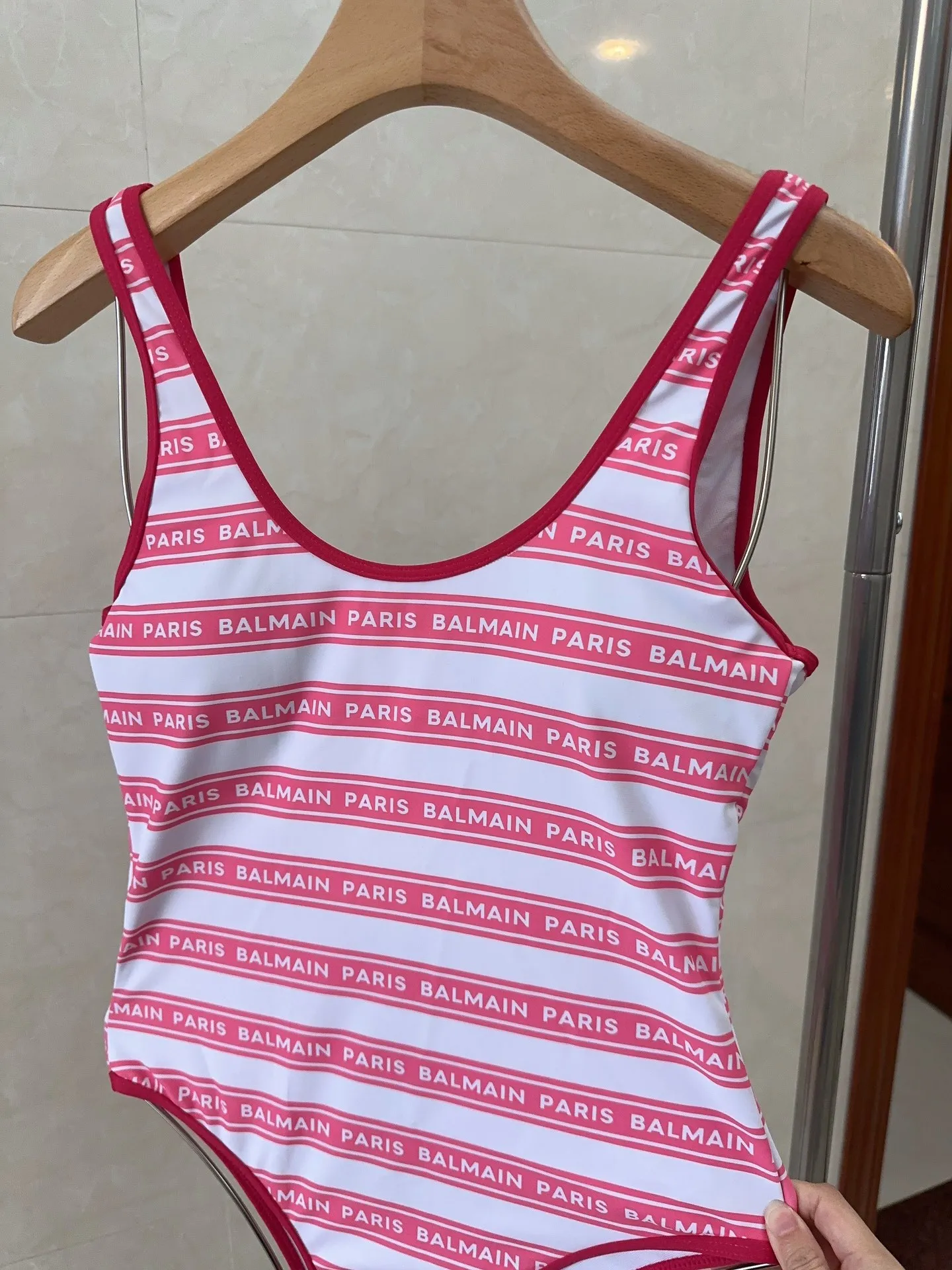 ピエールバルマン レッドストライプ ワンピース水着 - 画像 (4)