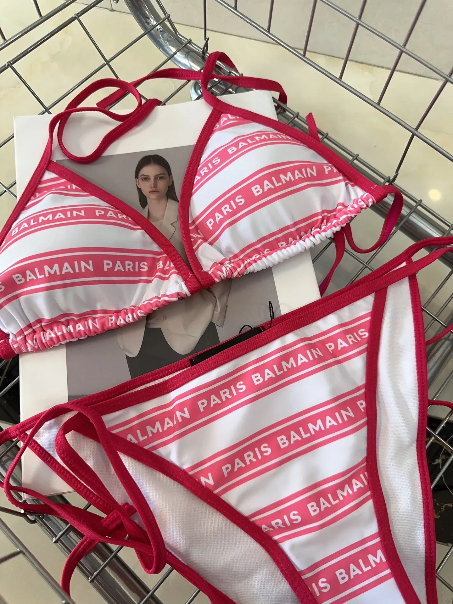 BALMAIN PARIS ピンクと白のストライプビキニ - 画像 (3)