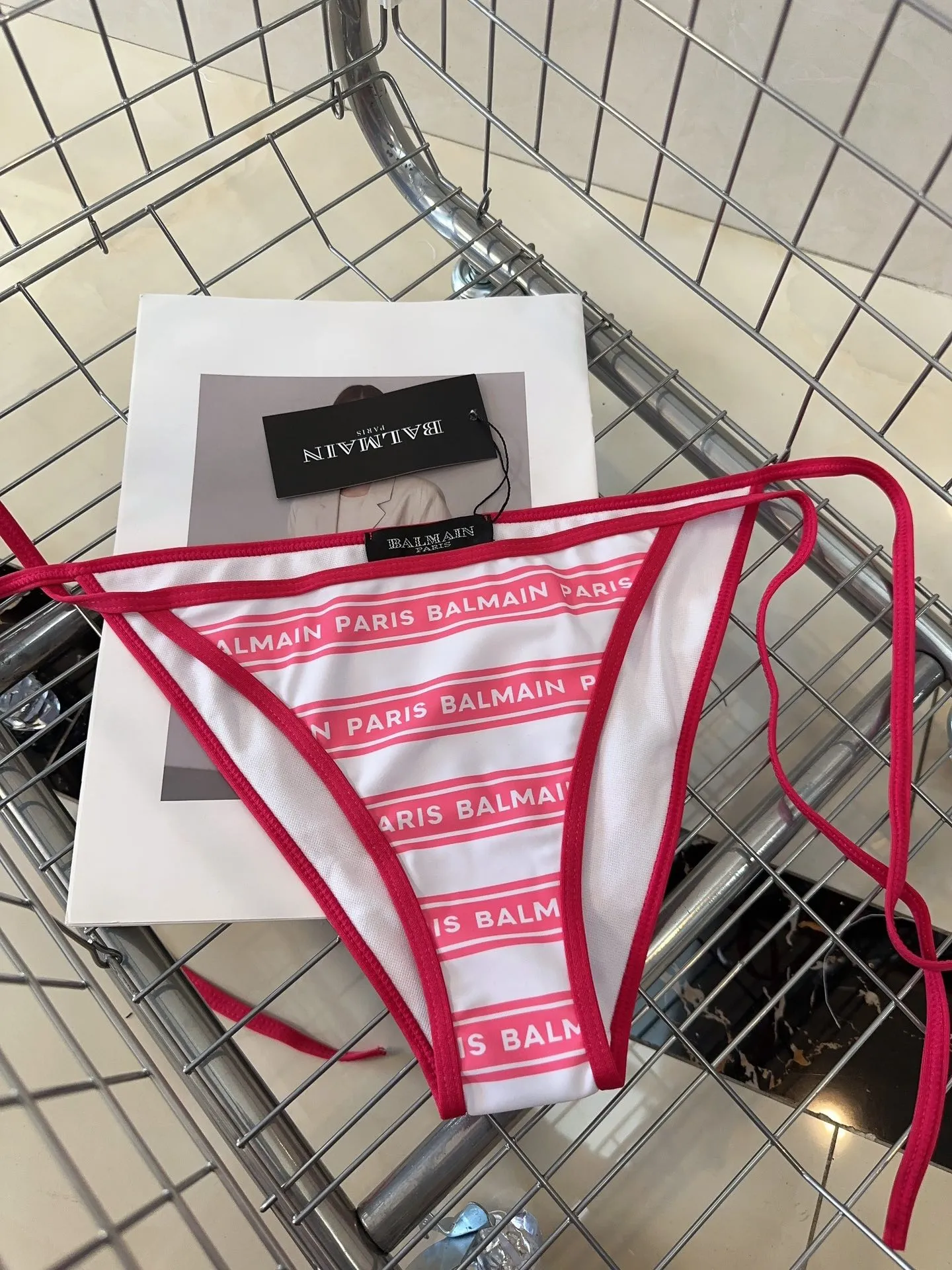 BALMAIN PARIS ピンクと白のストライプビキニ - 画像 (6)