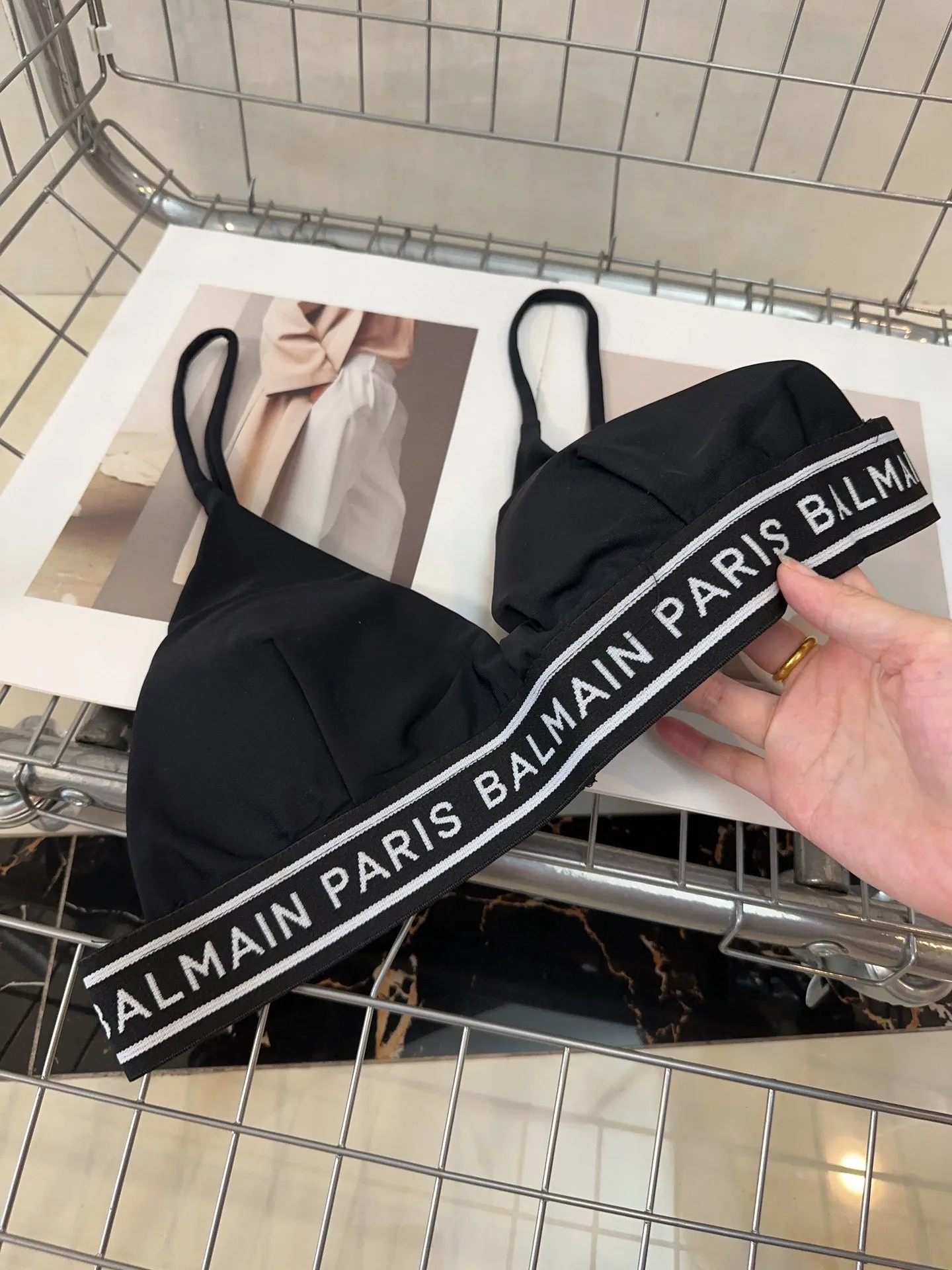 PIERRE BALMAIN パリ黒ビキニセット - 画像 (6)