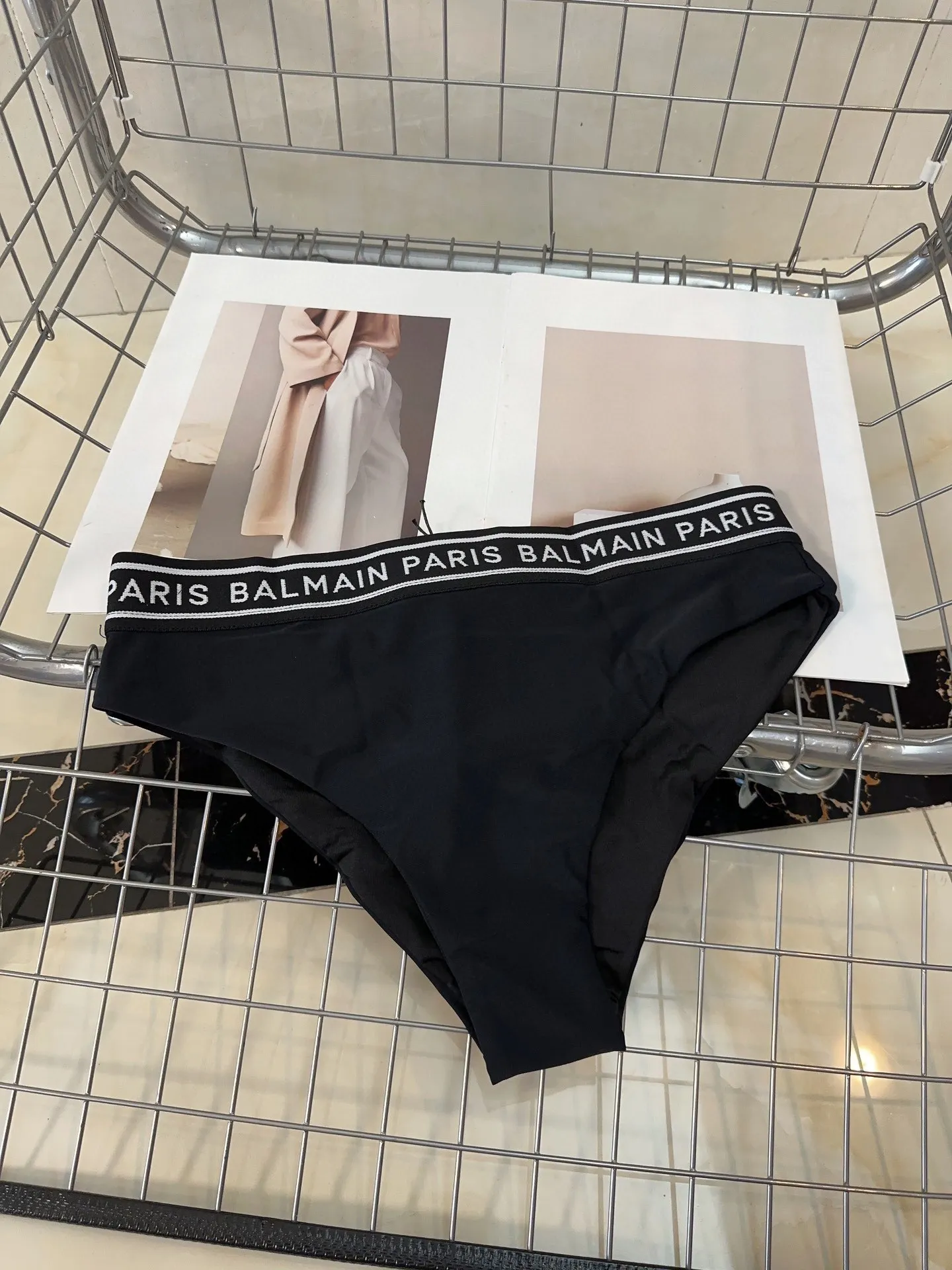 PIERRE BALMAIN パリ黒ビキニセット - 画像 (7)