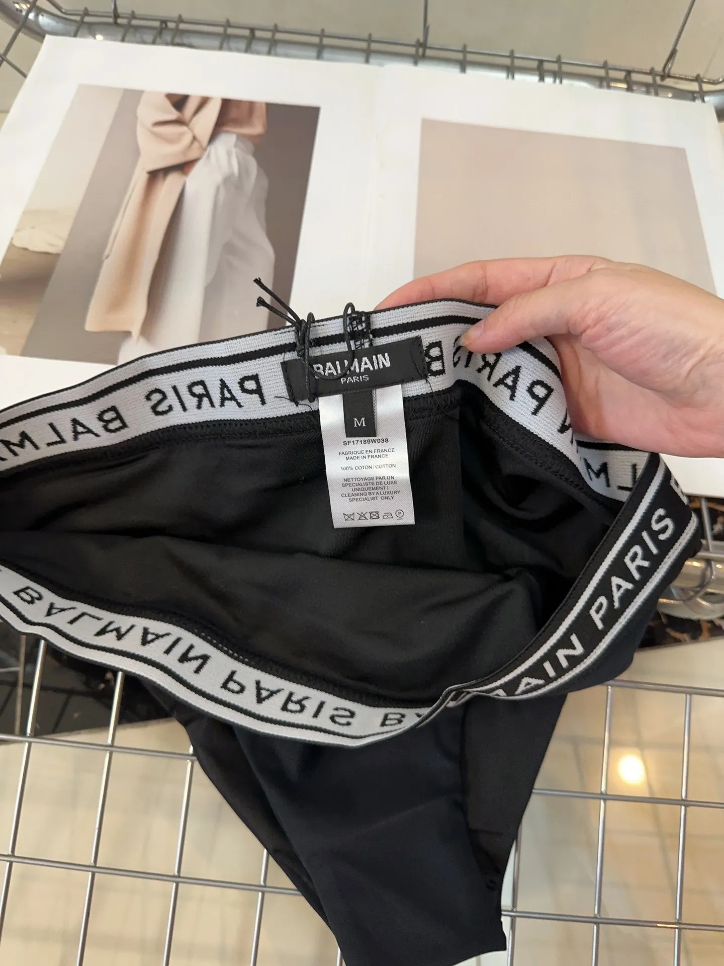 PIERRE BALMAIN パリ黒ビキニセット - 画像 (9)