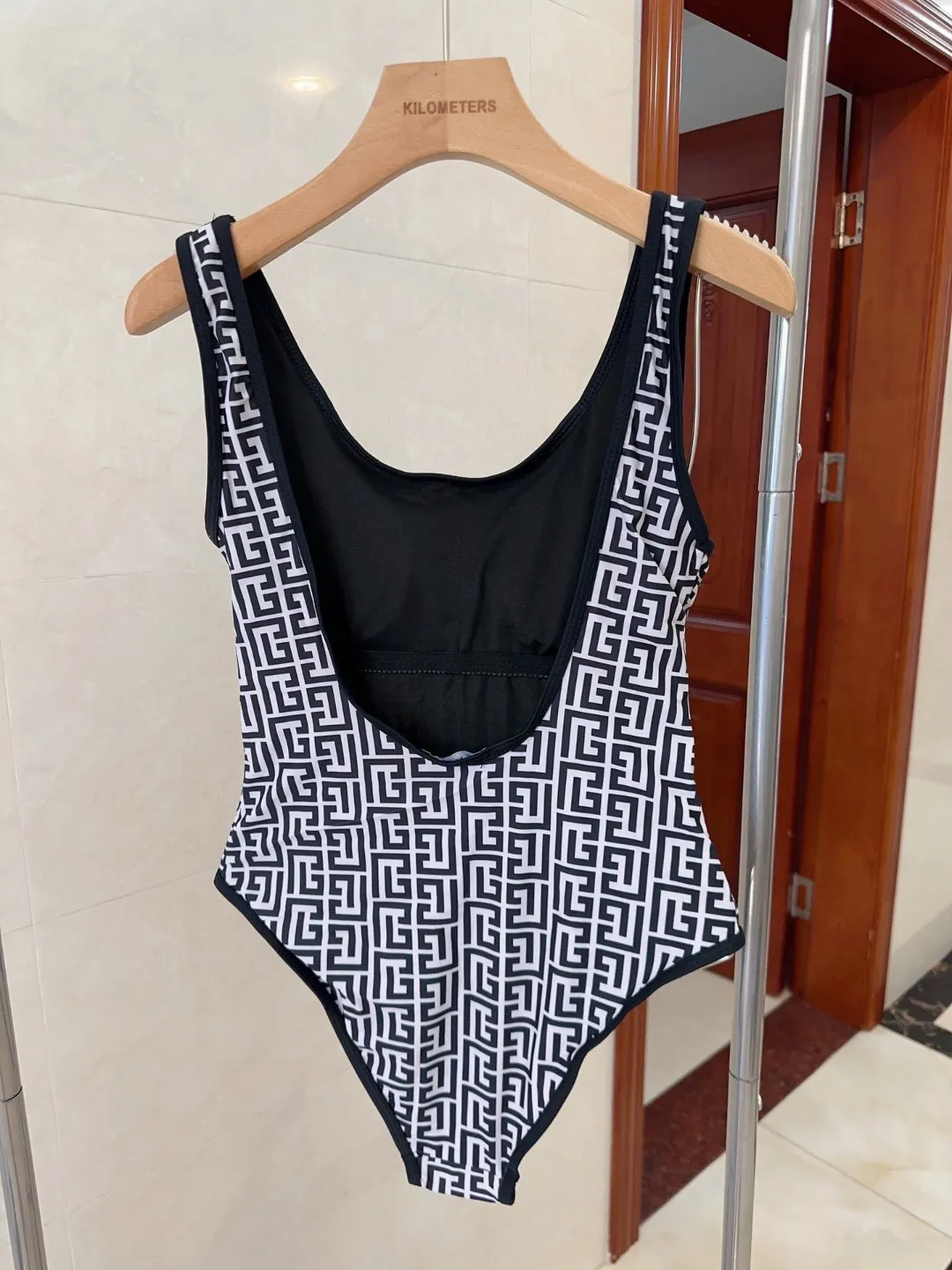 Balmain 水着 黒白パターンSMLサイズ - 画像 (3)