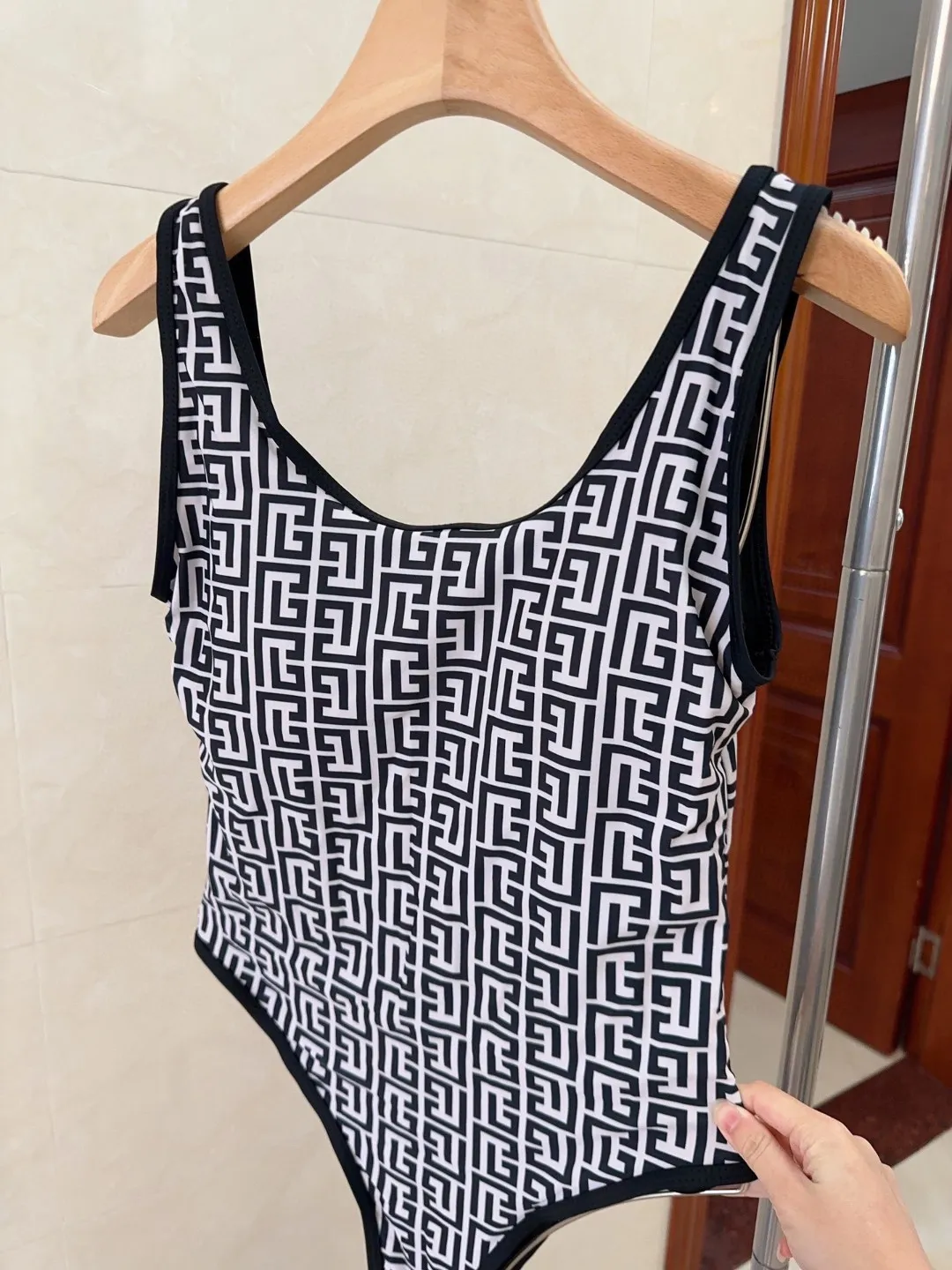 Balmain 水着 黒白パターンSMLサイズ - 画像 (4)