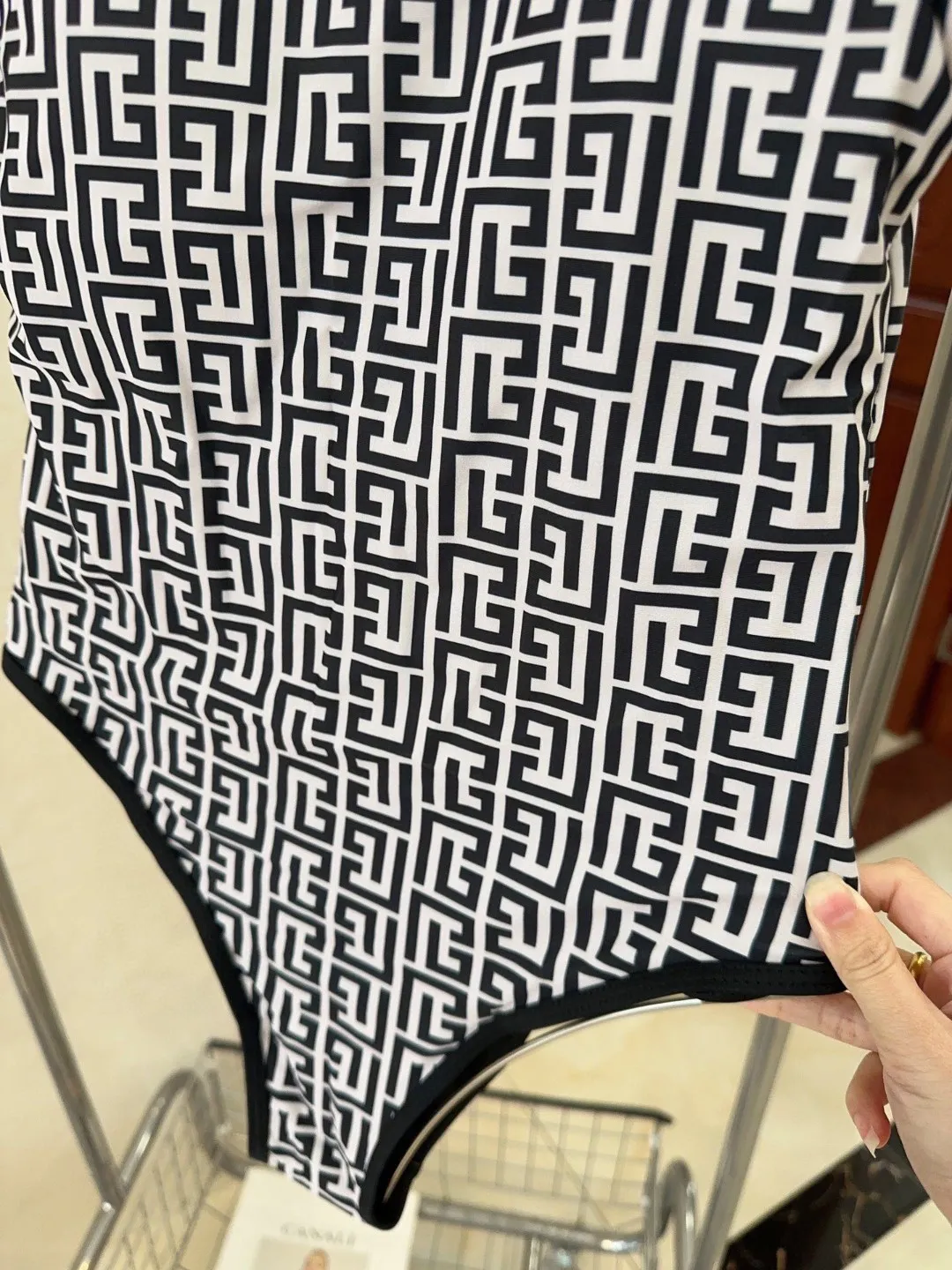 Balmain 水着 黒白パターンSMLサイズ - 画像 (6)