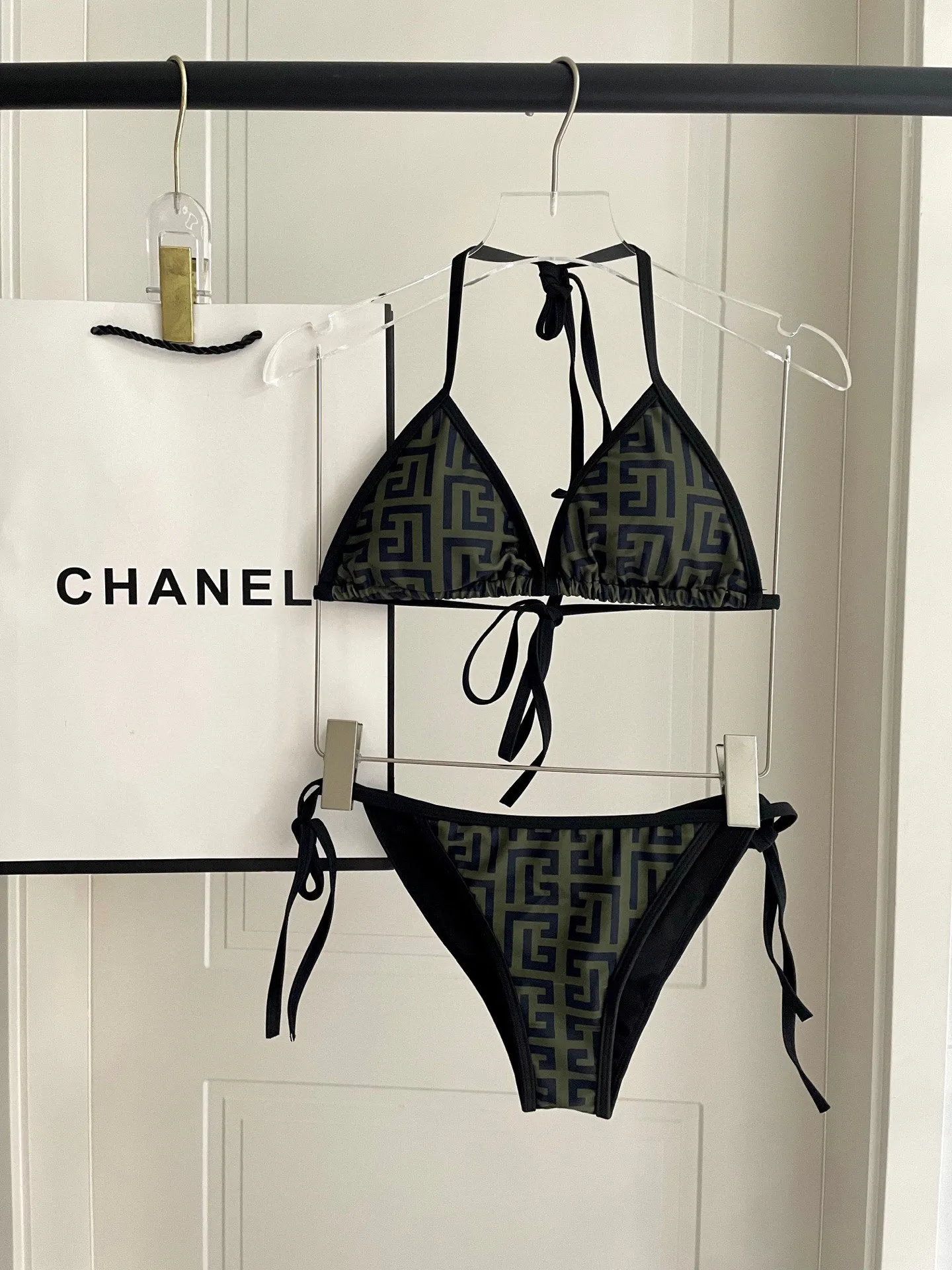 Balmain 新作分体式水着ブラックビキニスタイル