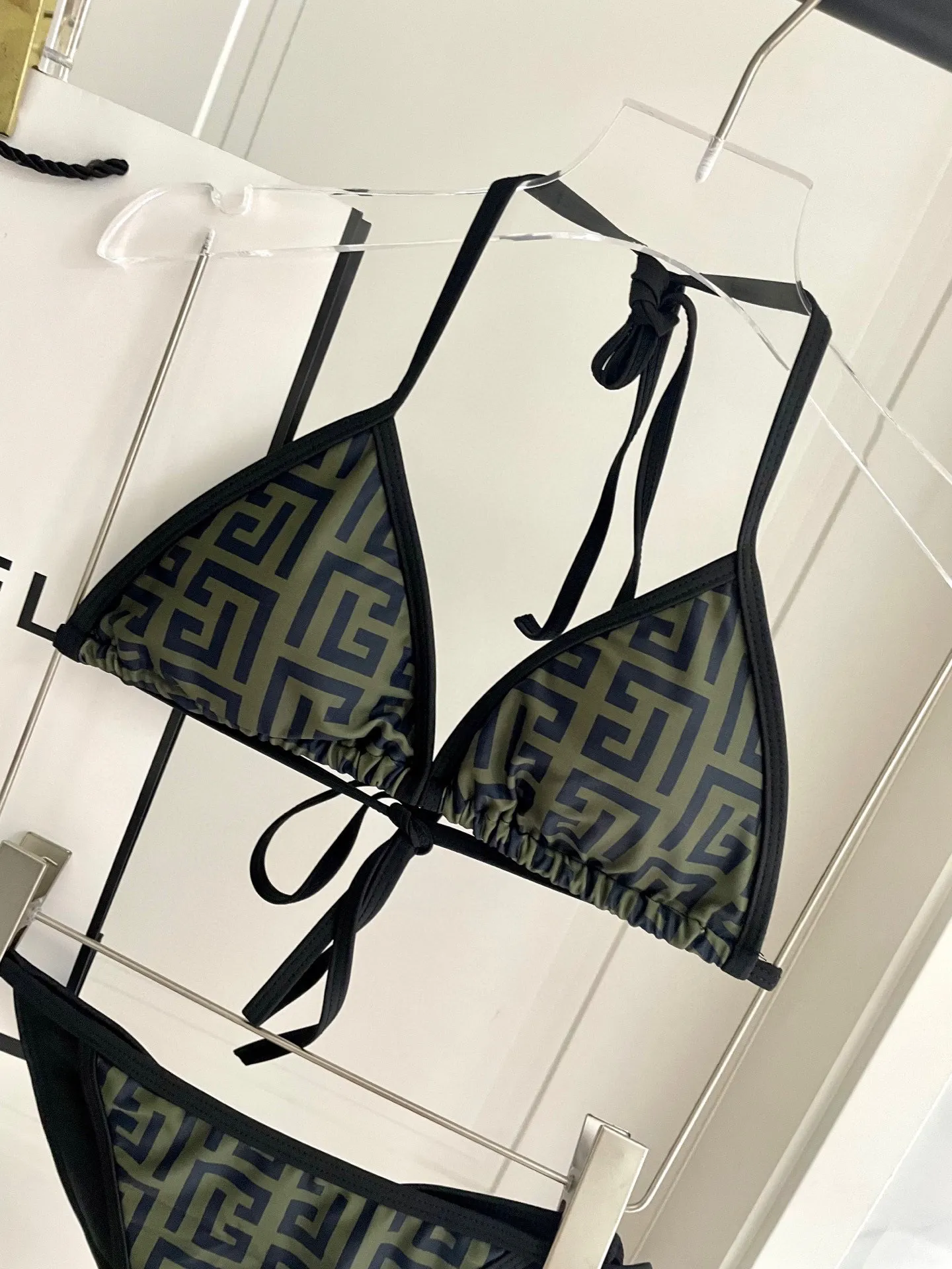 Balmain 新作分体式水着ブラックビキニスタイル - 画像 (3)