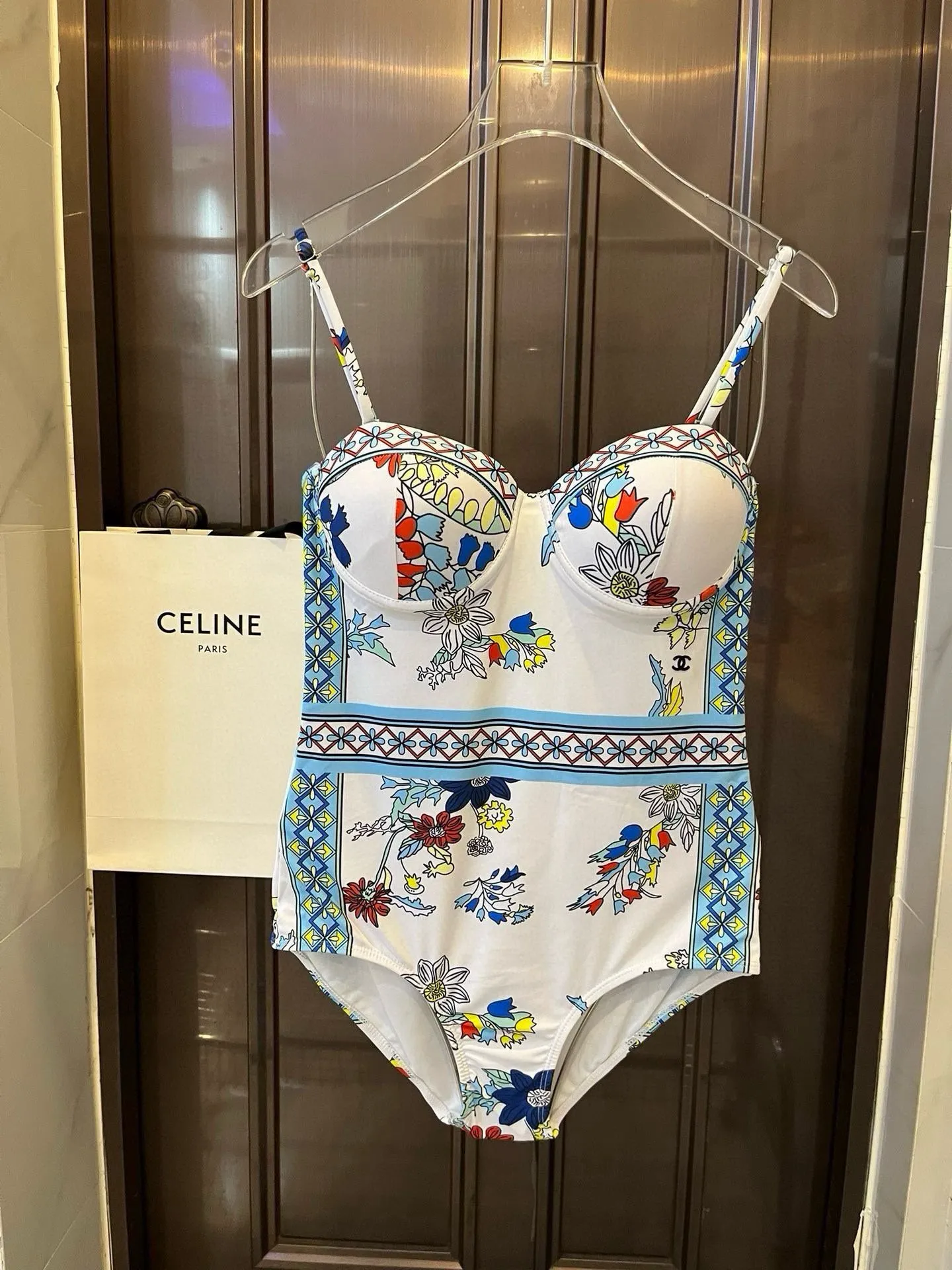 シャネル新作花柄ワンピース水着ホワイト - 画像 (3)