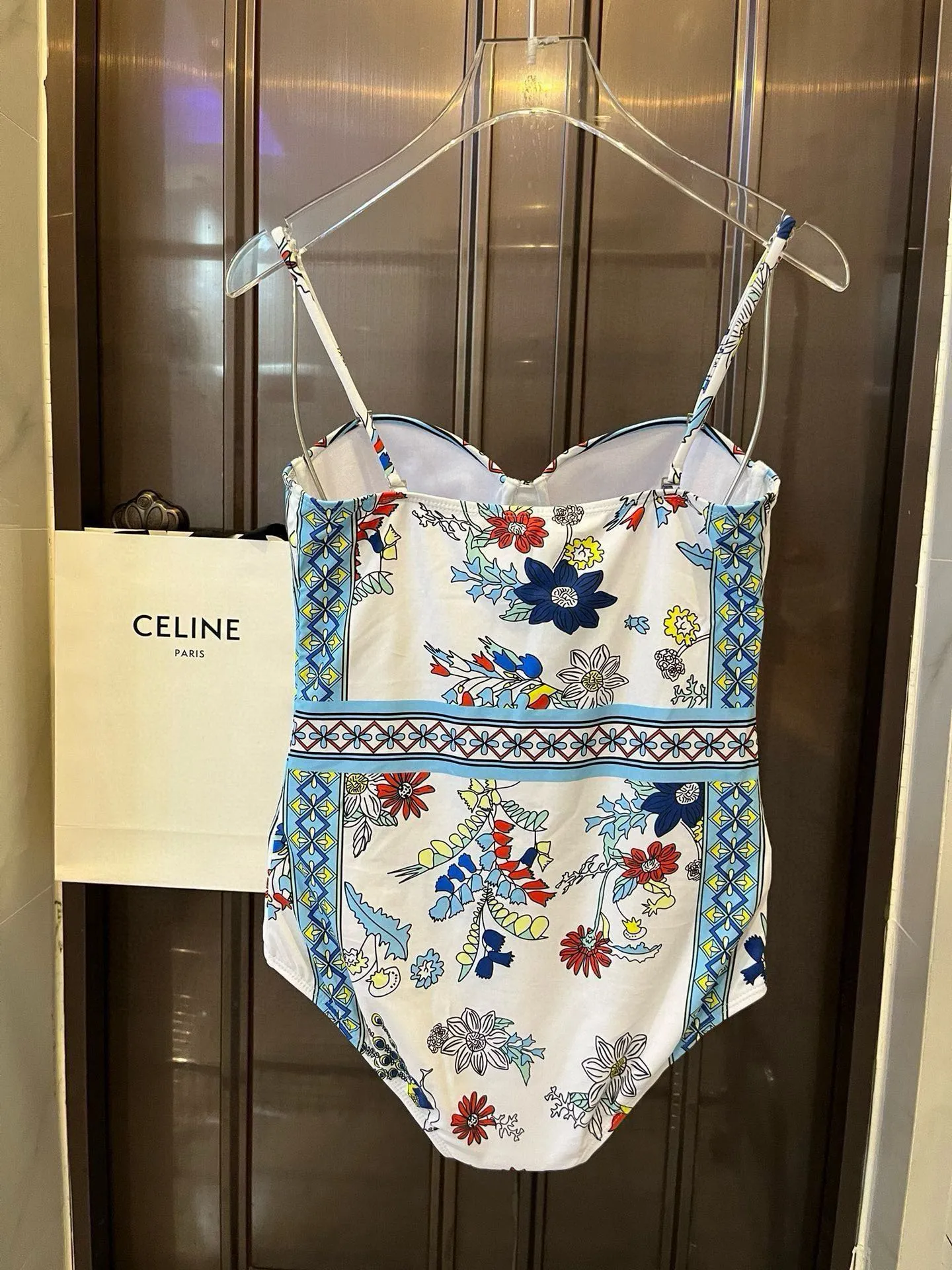 シャネル新作花柄ワンピース水着ホワイト - 画像 (4)