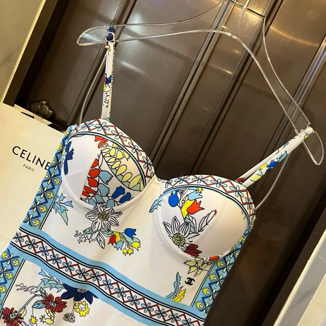 シャネル新作花柄ワンピース水着ホワイト - 画像 (5)