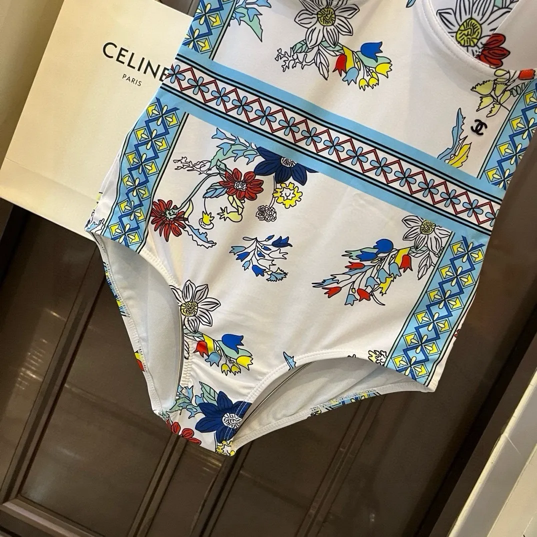 シャネル新作花柄ワンピース水着ホワイト - 画像 (7)