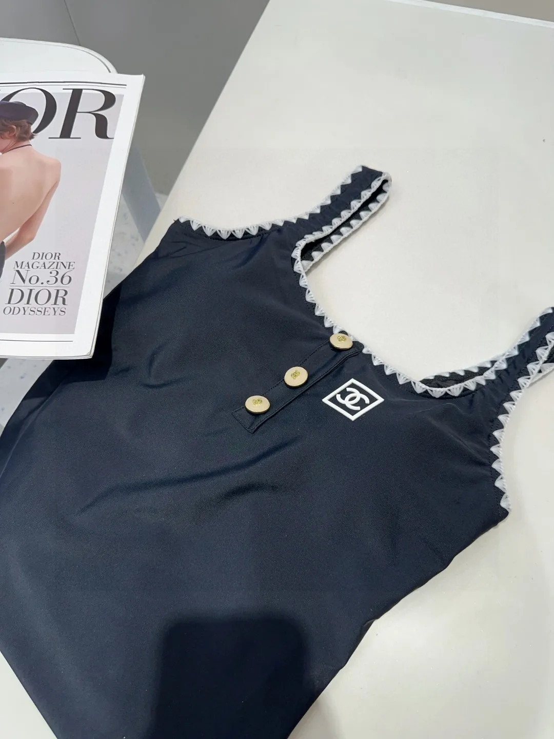 Chanel ブラック ボタン付きワンピース水着 - 画像 (8)