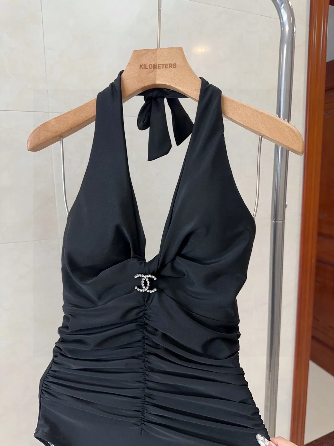 CHANEL黒ワンピース水着ハALTERネック - 画像 (4)