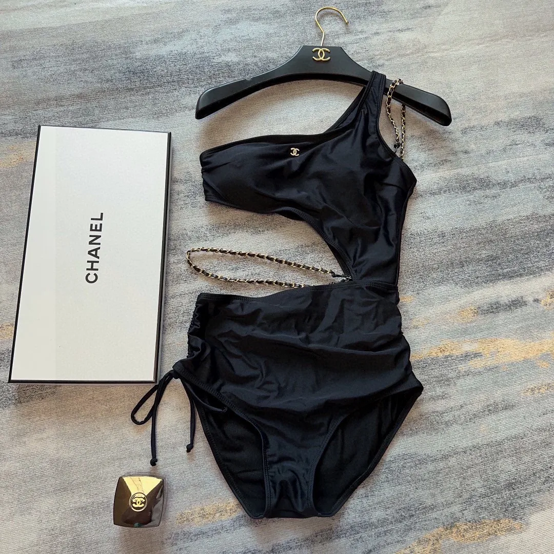 CHANELクラシック黒ワンピース水着 - 画像 (3)