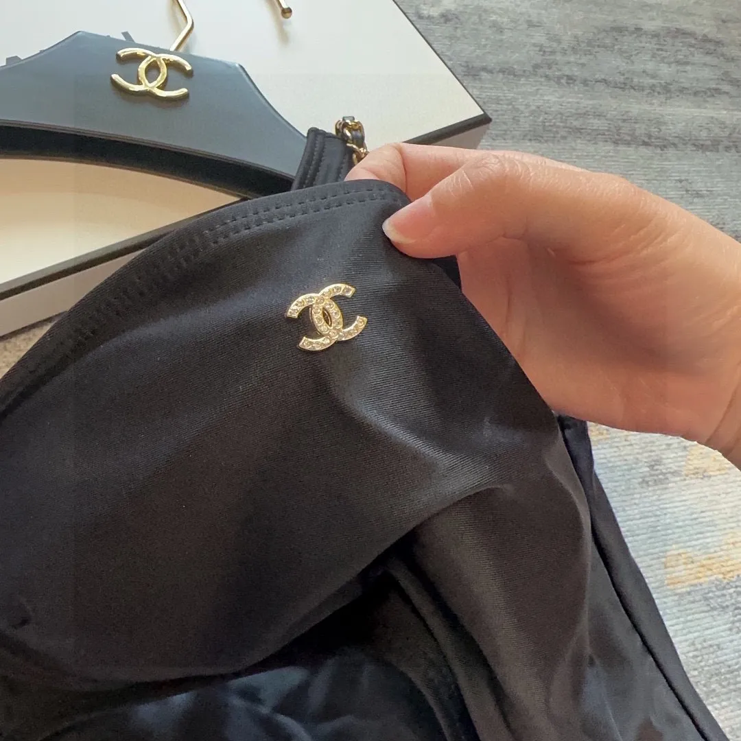 CHANELクラシック黒ワンピース水着 - 画像 (5)